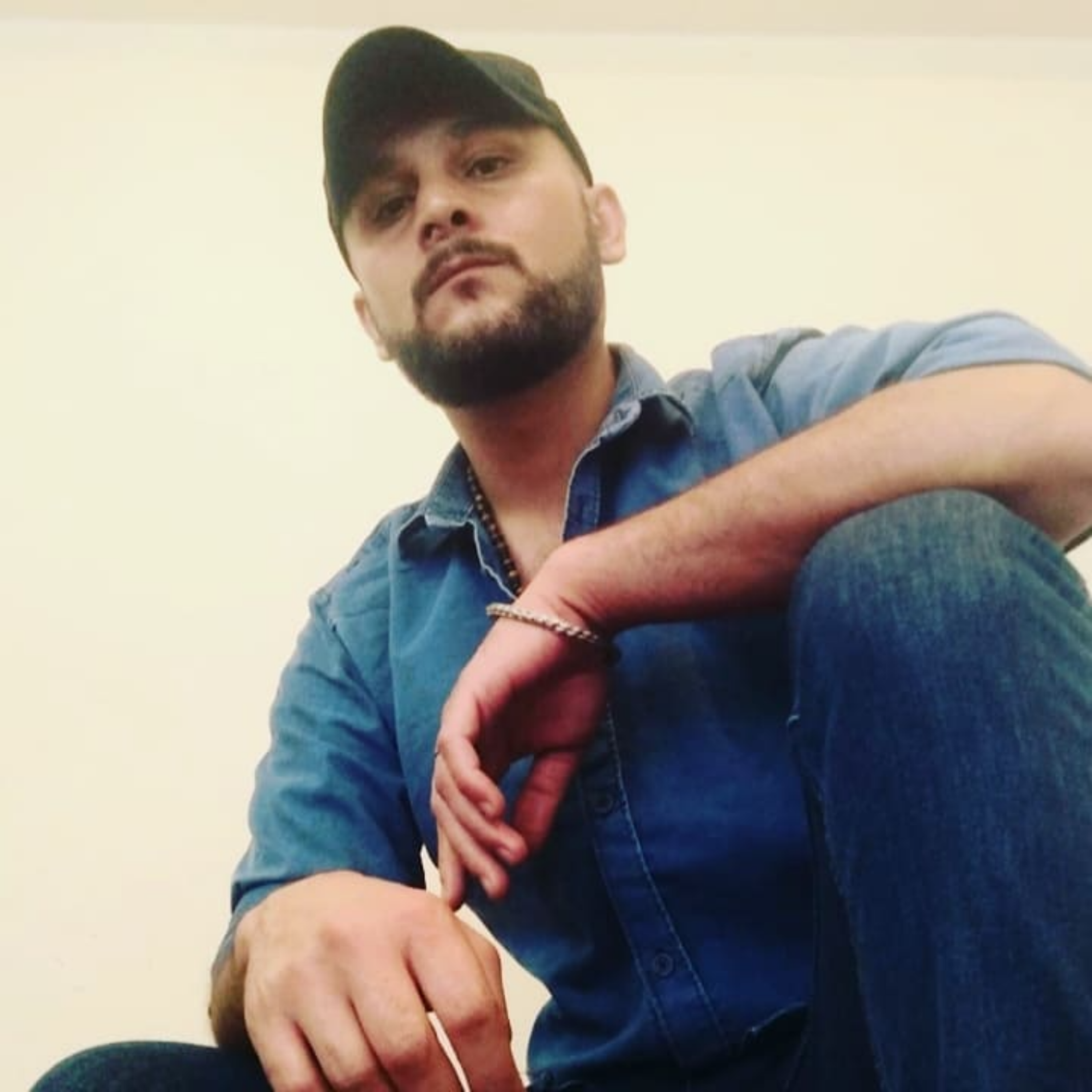 کاور دانلود آهنگ کیانوش خادم زندگیمی