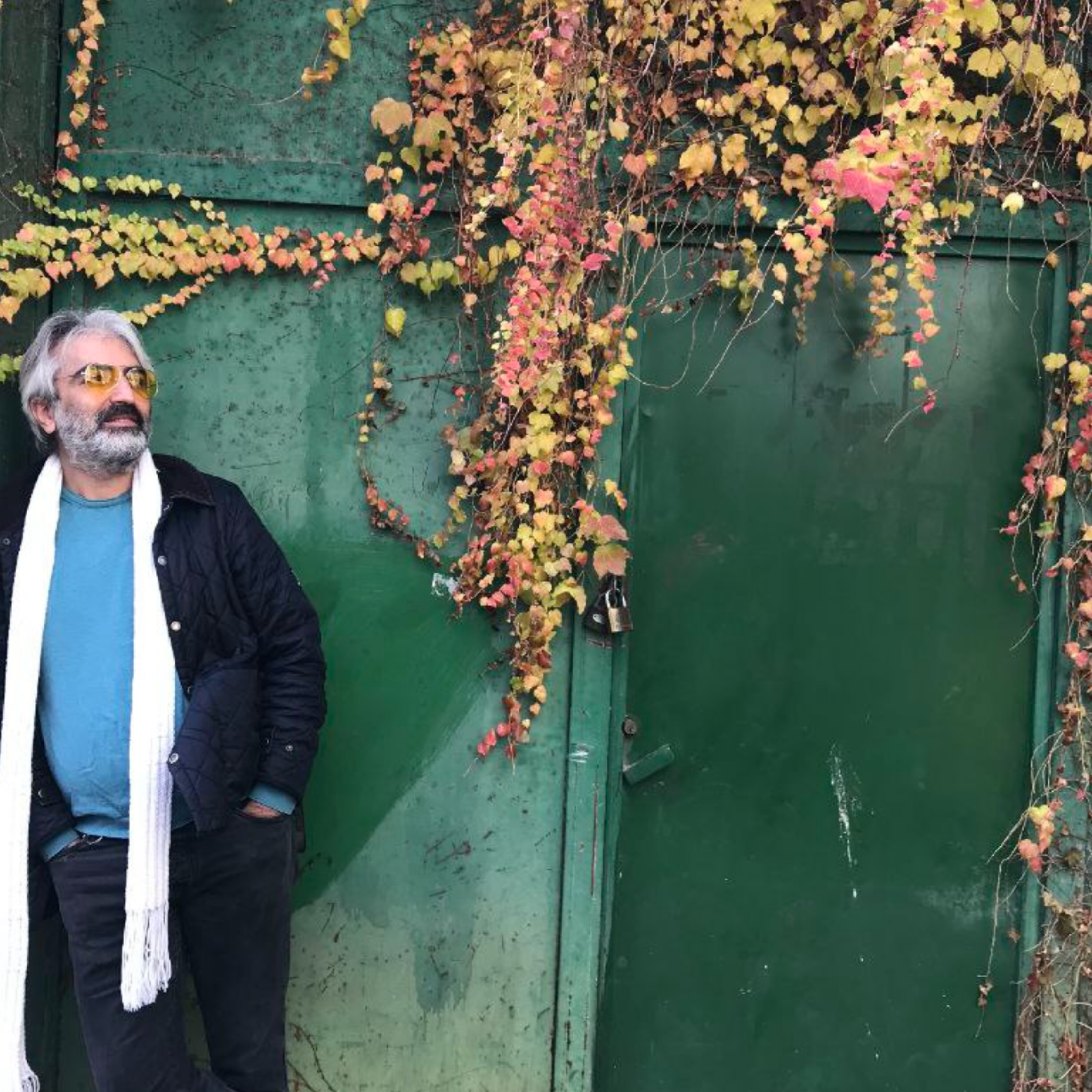 کاور سه دوست و گرگ بدجنس