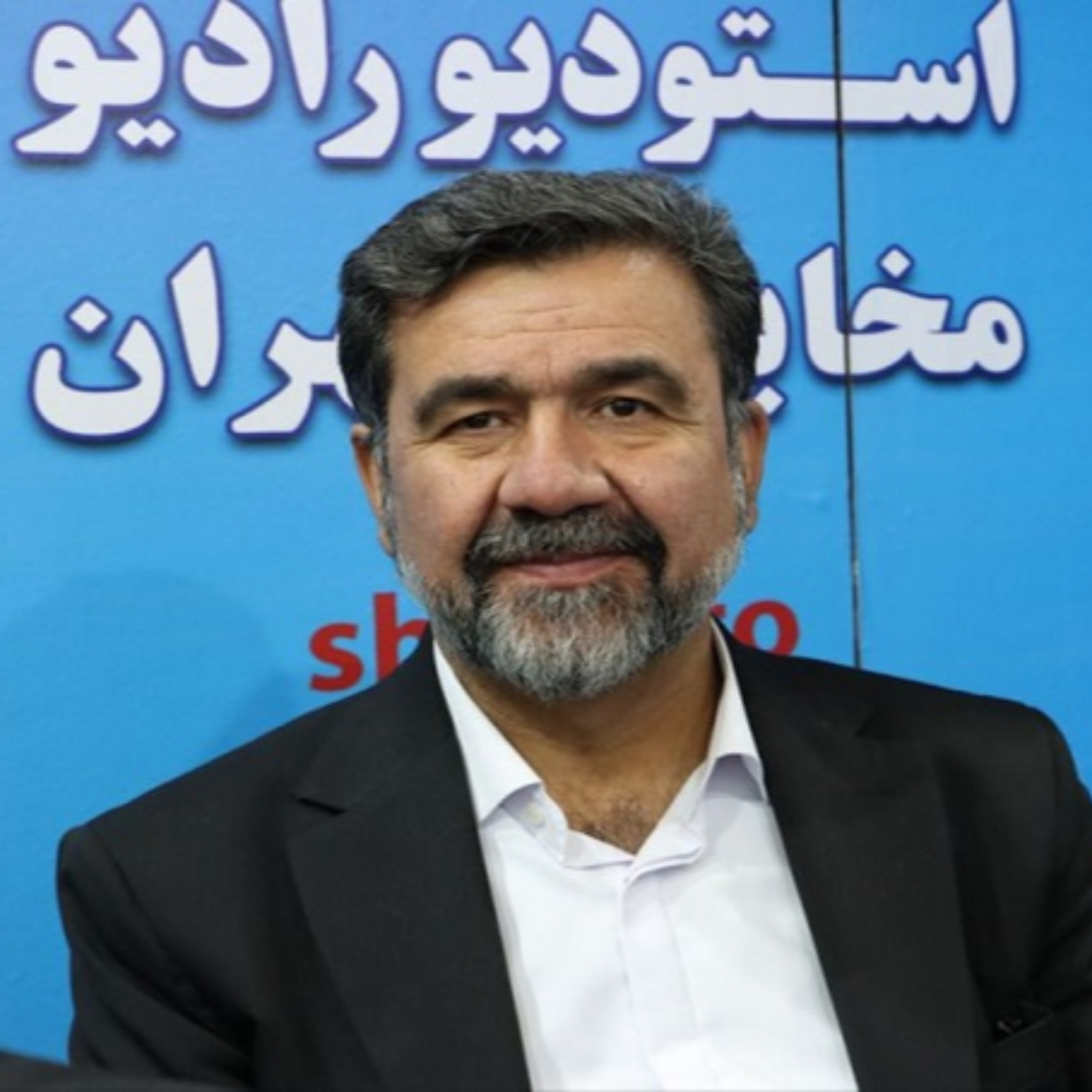 کاور گفت و گو با دکتر زارعیان در نمایشگاه شهر هوشمند
