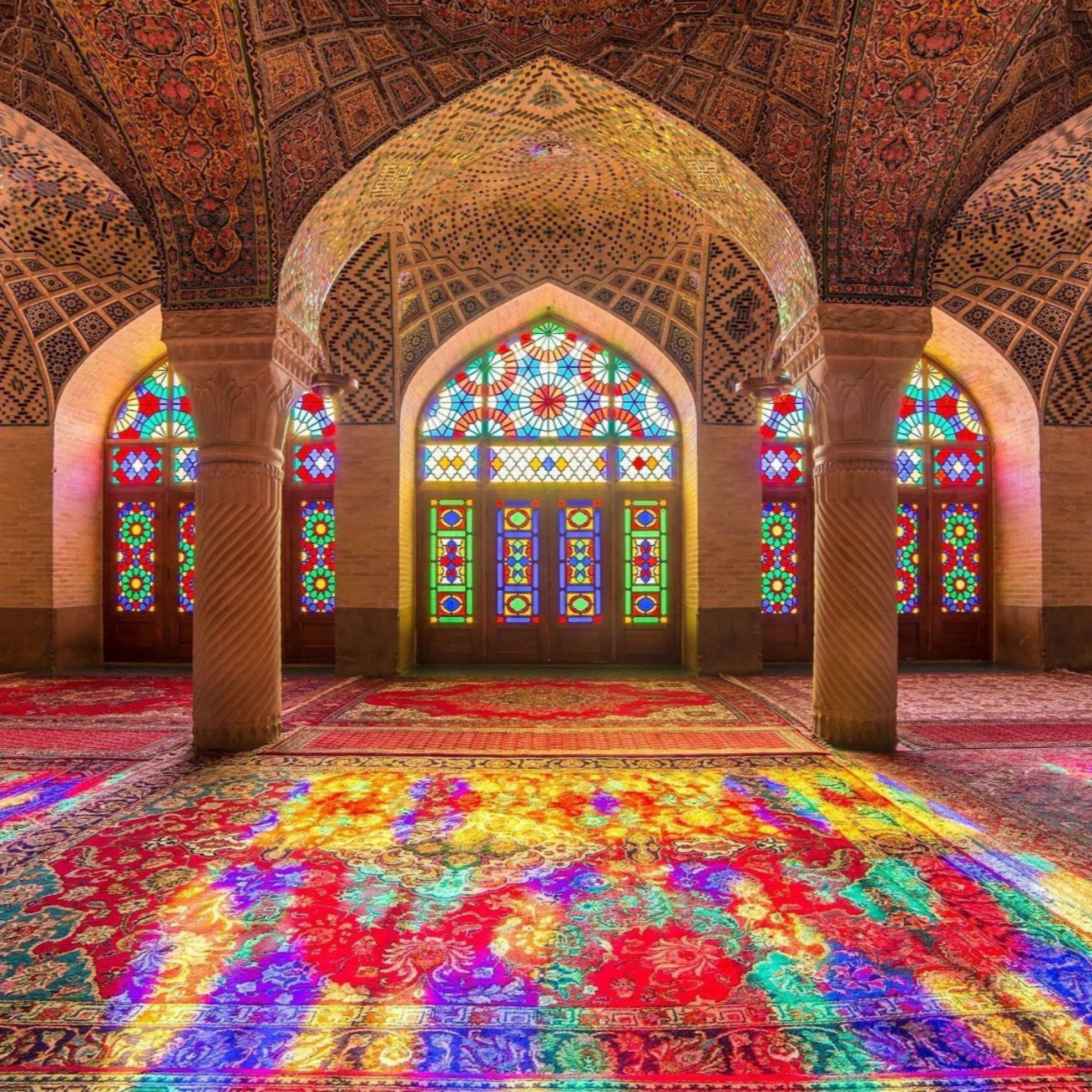 کاور گفتگو با خانم مهندس حسن زاده هنری