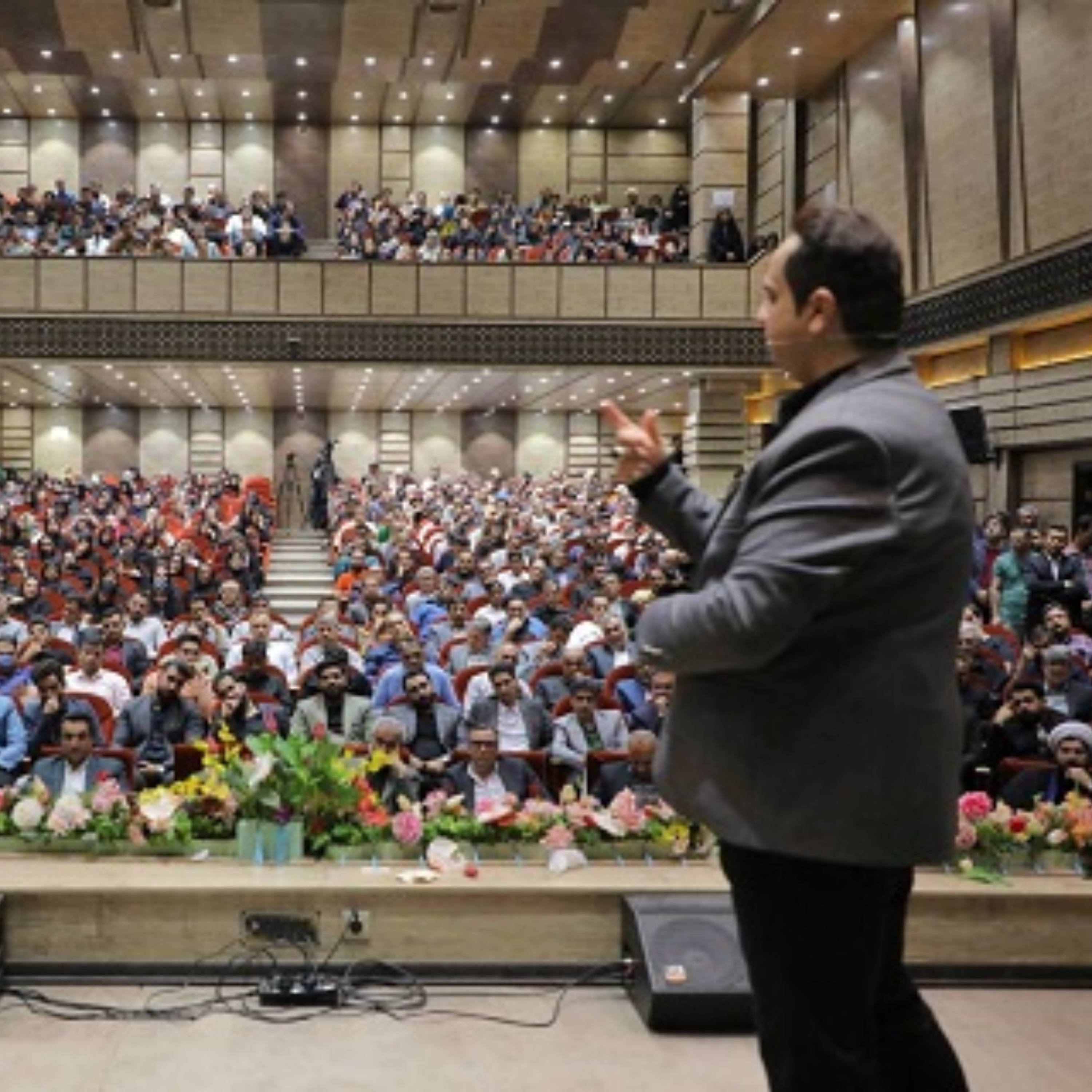 کاور مشتریان را عاشق خود کنید.