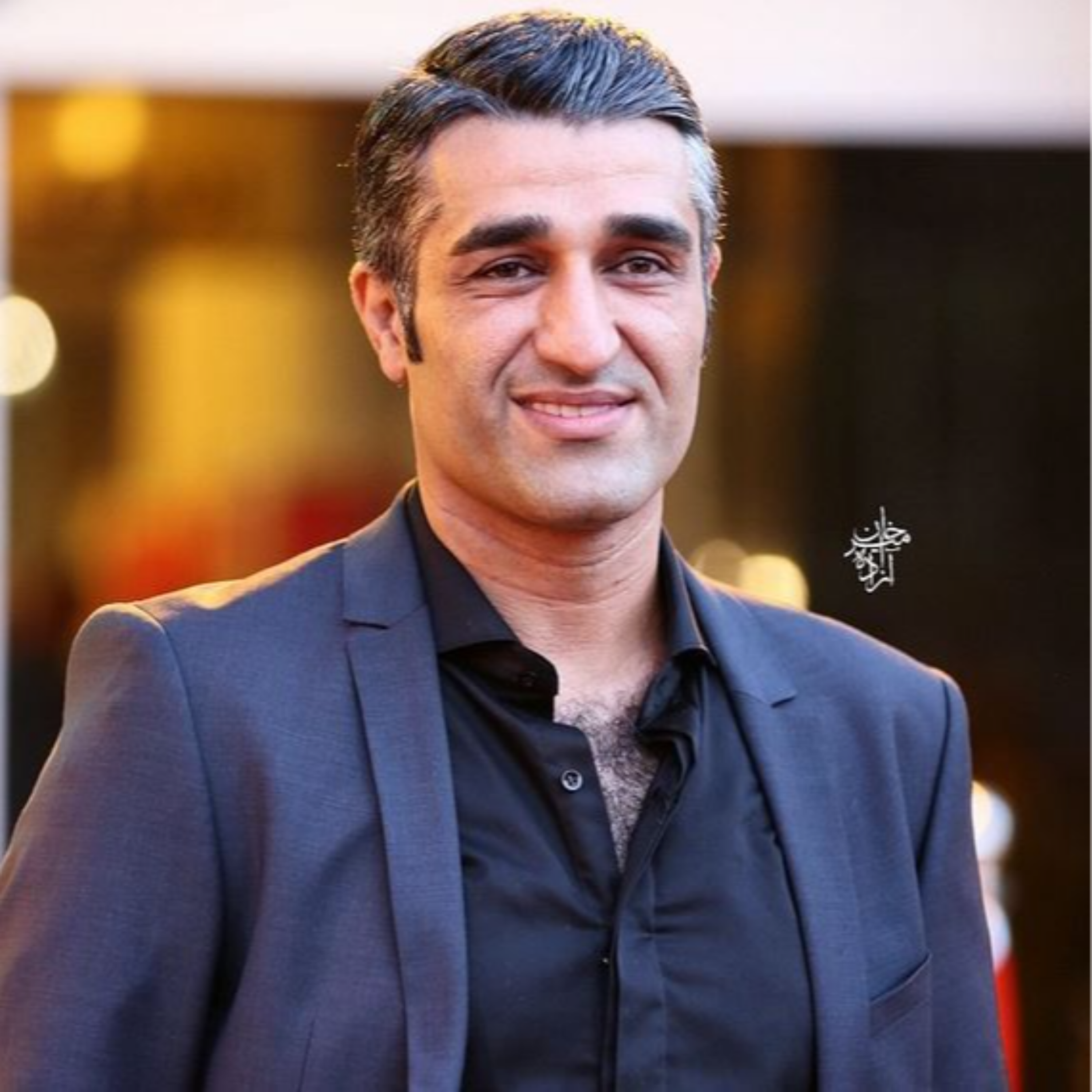 کاور زندگینامه پژمان جمشیدی