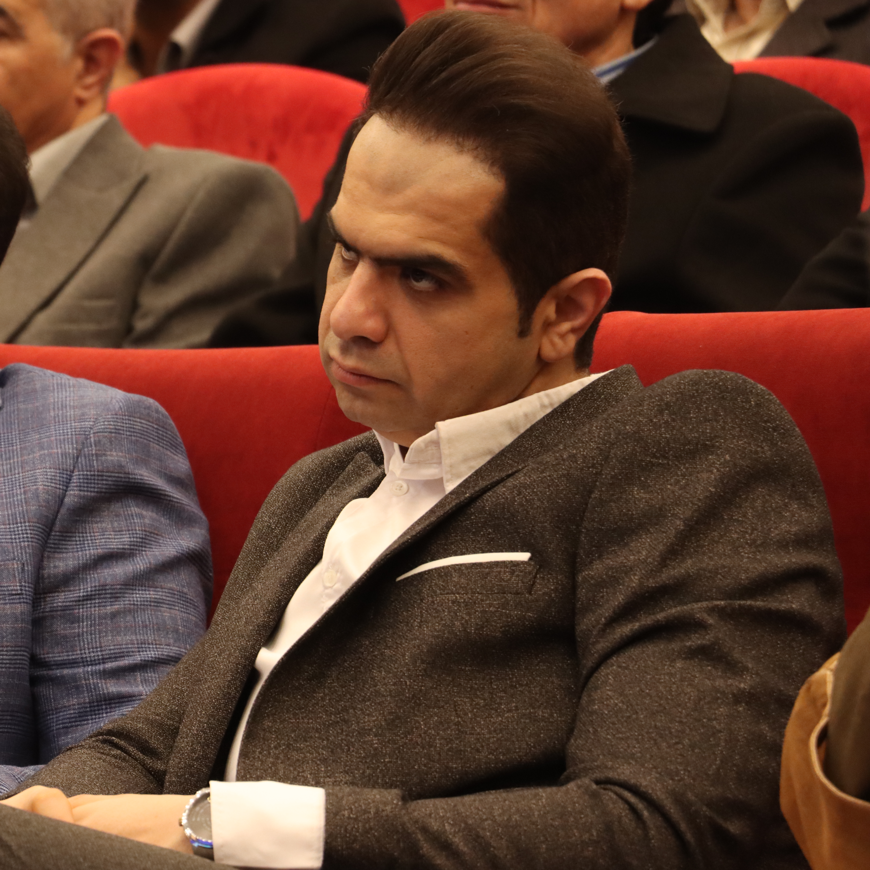 کاور چه کسانی می توانند تاجر شوند؟