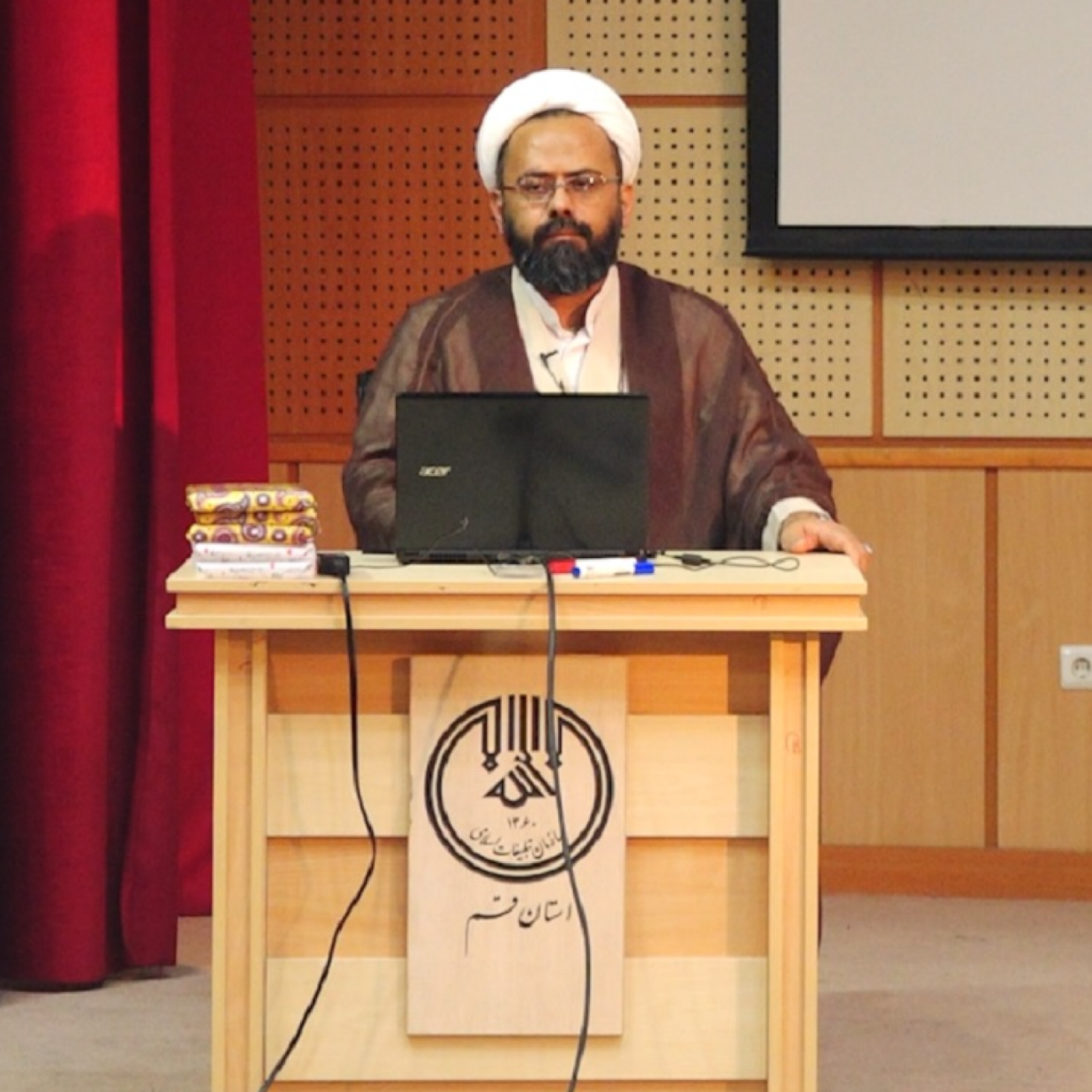 کاور همایش فرهنگیان با موضوع سیاق آیه «لا اکراه فی الدّین»
