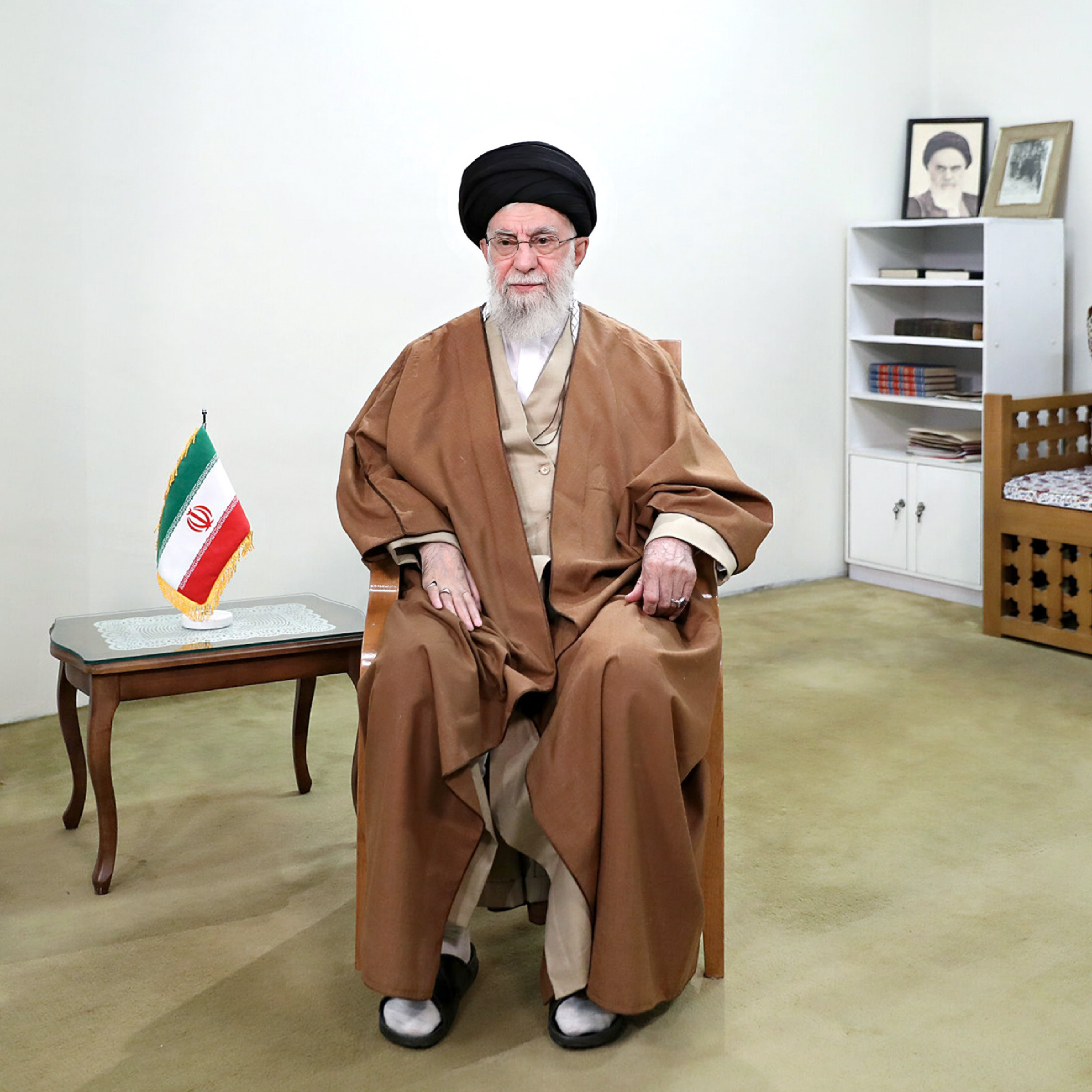 کاور پیام نوروزی به مناسبت آغاز سال ۱۴۰۴