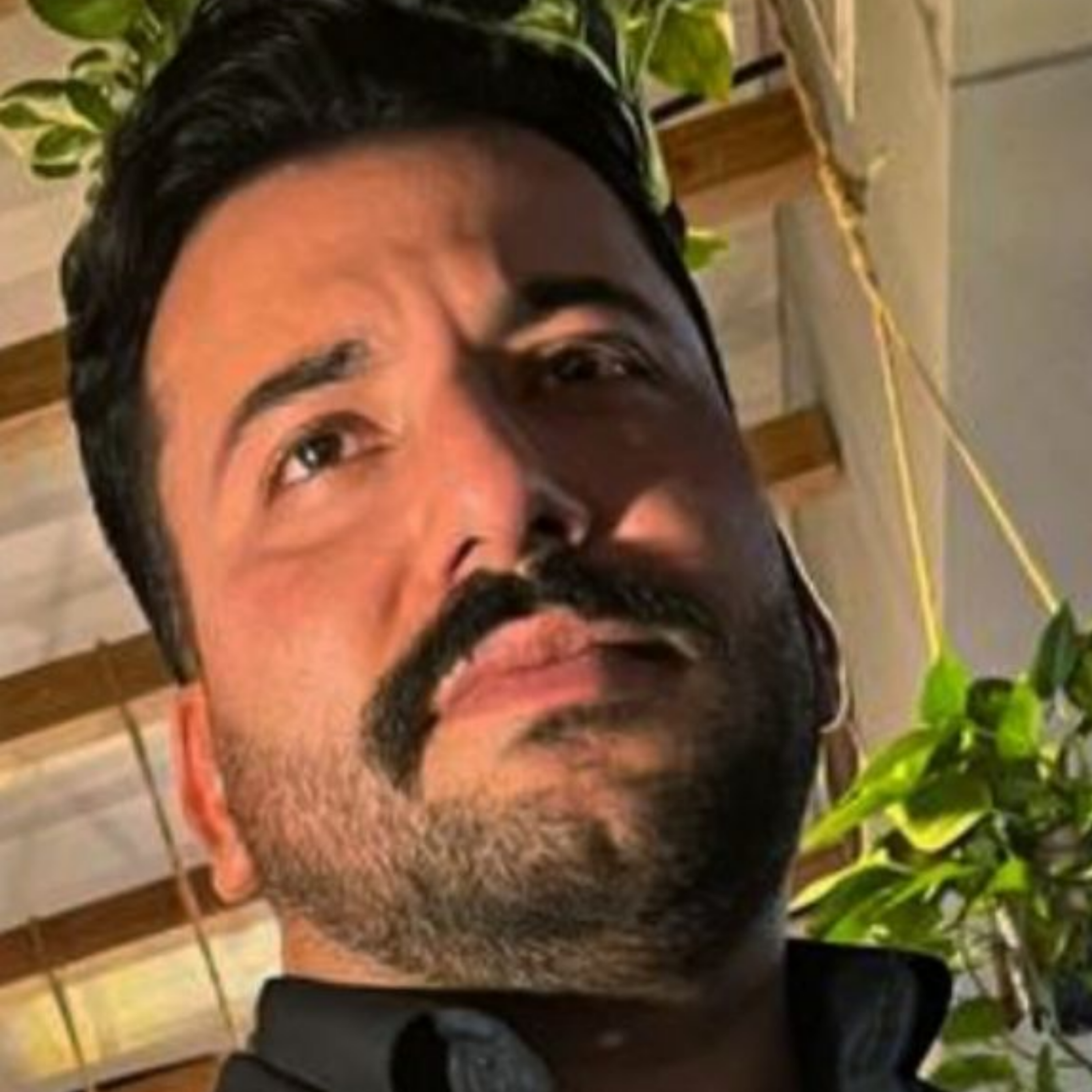 کاور دوسِت نداره
