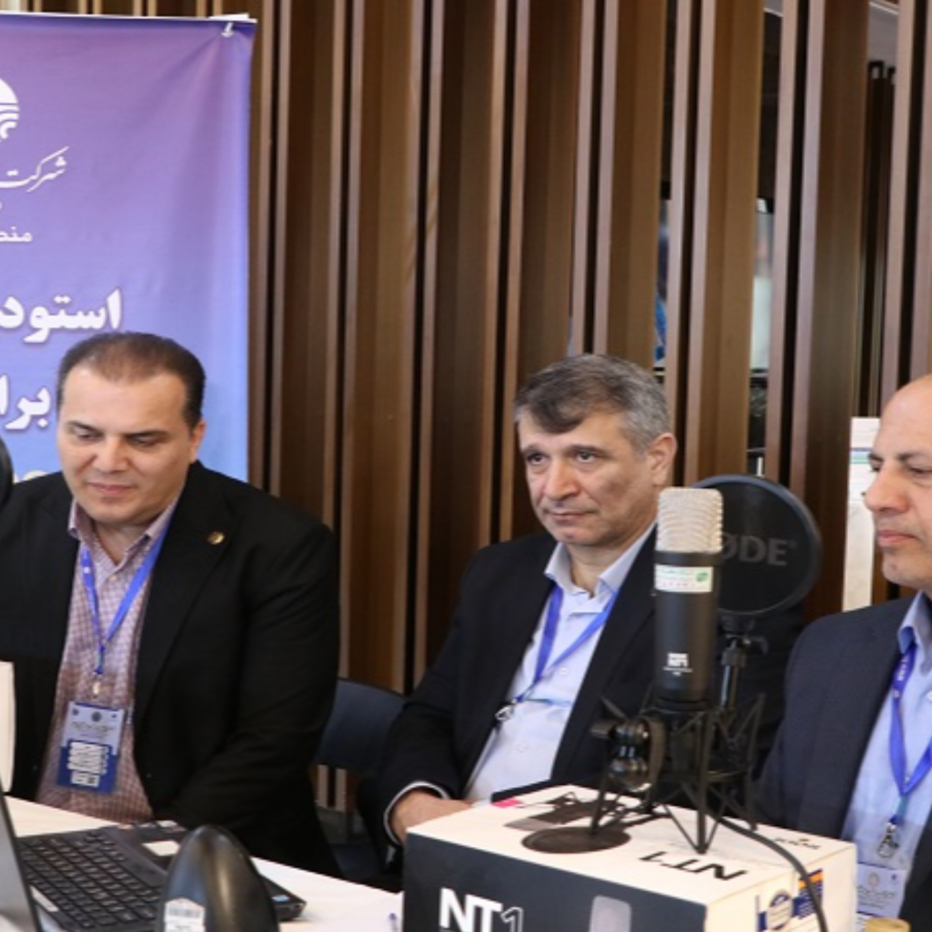 کاور گفت و گو با مدیران مخابرات مناطق دو و شش