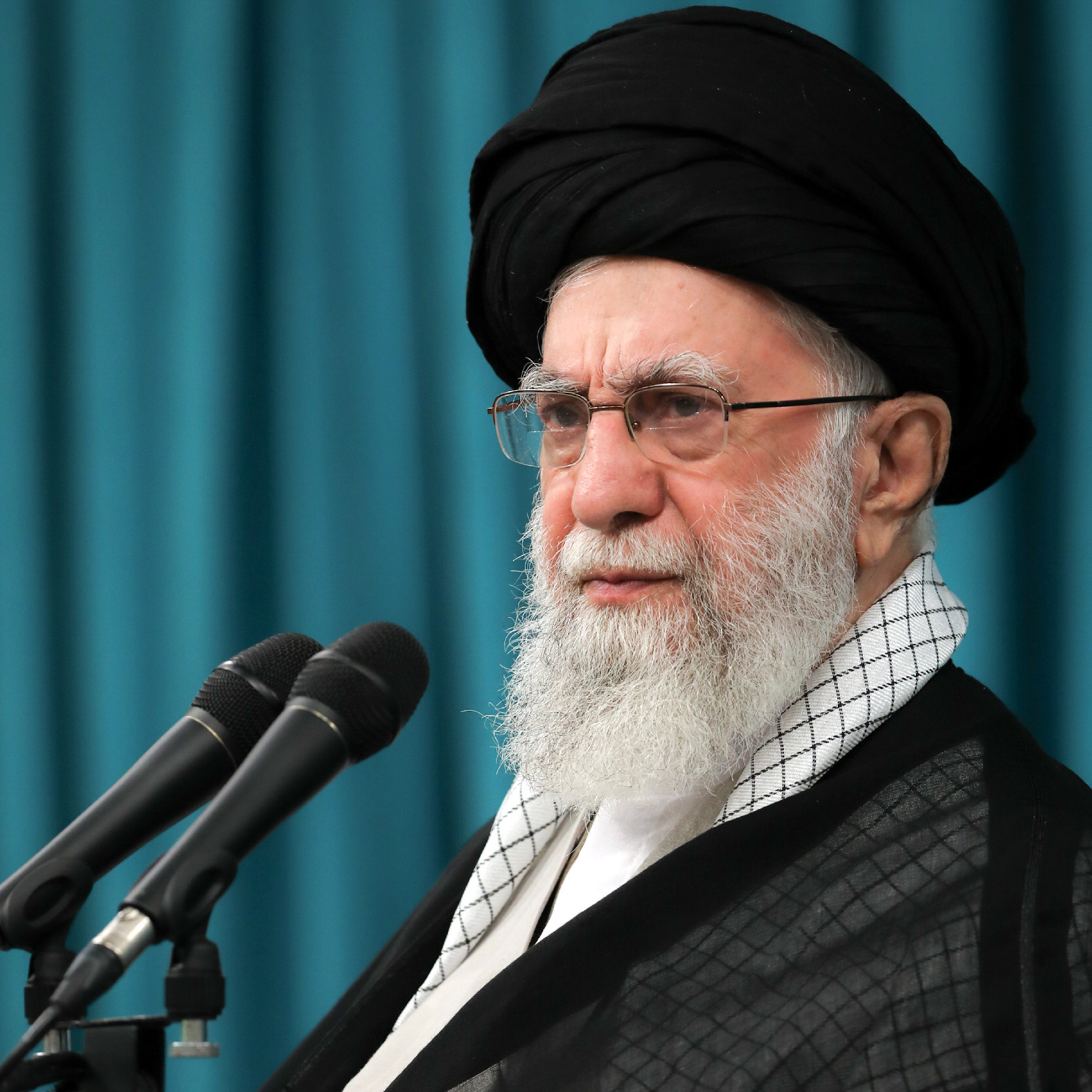 کاور دیدار نمایندگان مجلس شورای اسلامی