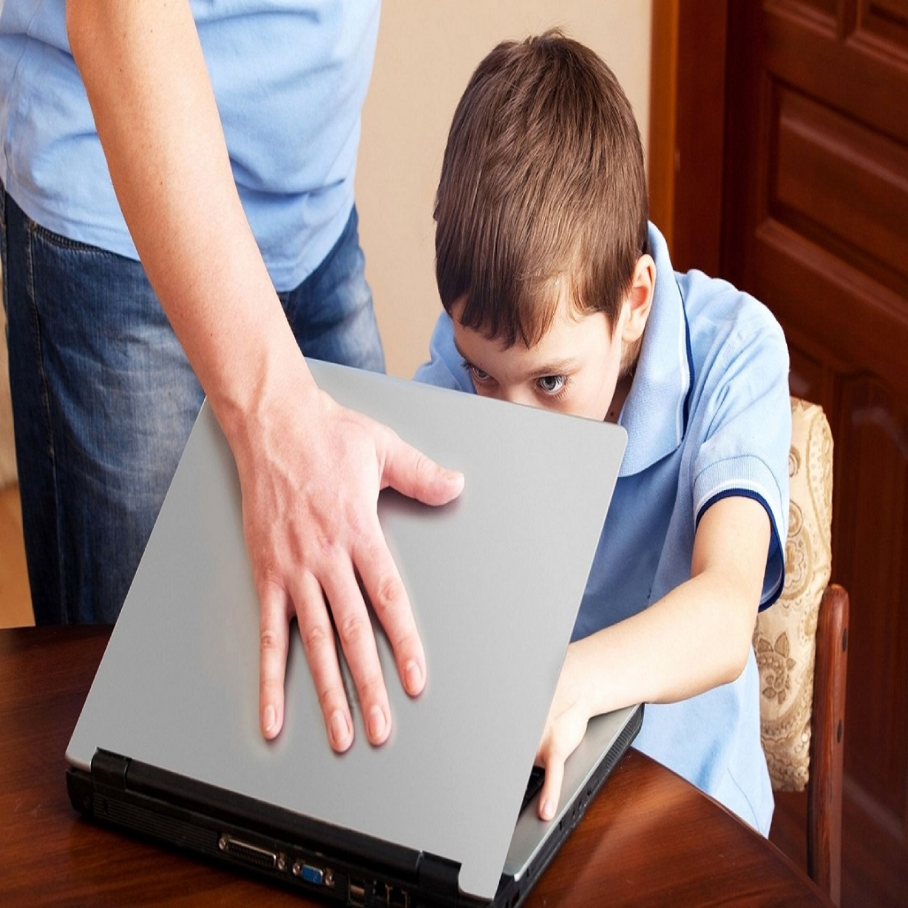 کاور اینترنت کودکان؛ محافظت یا محدودیت؟