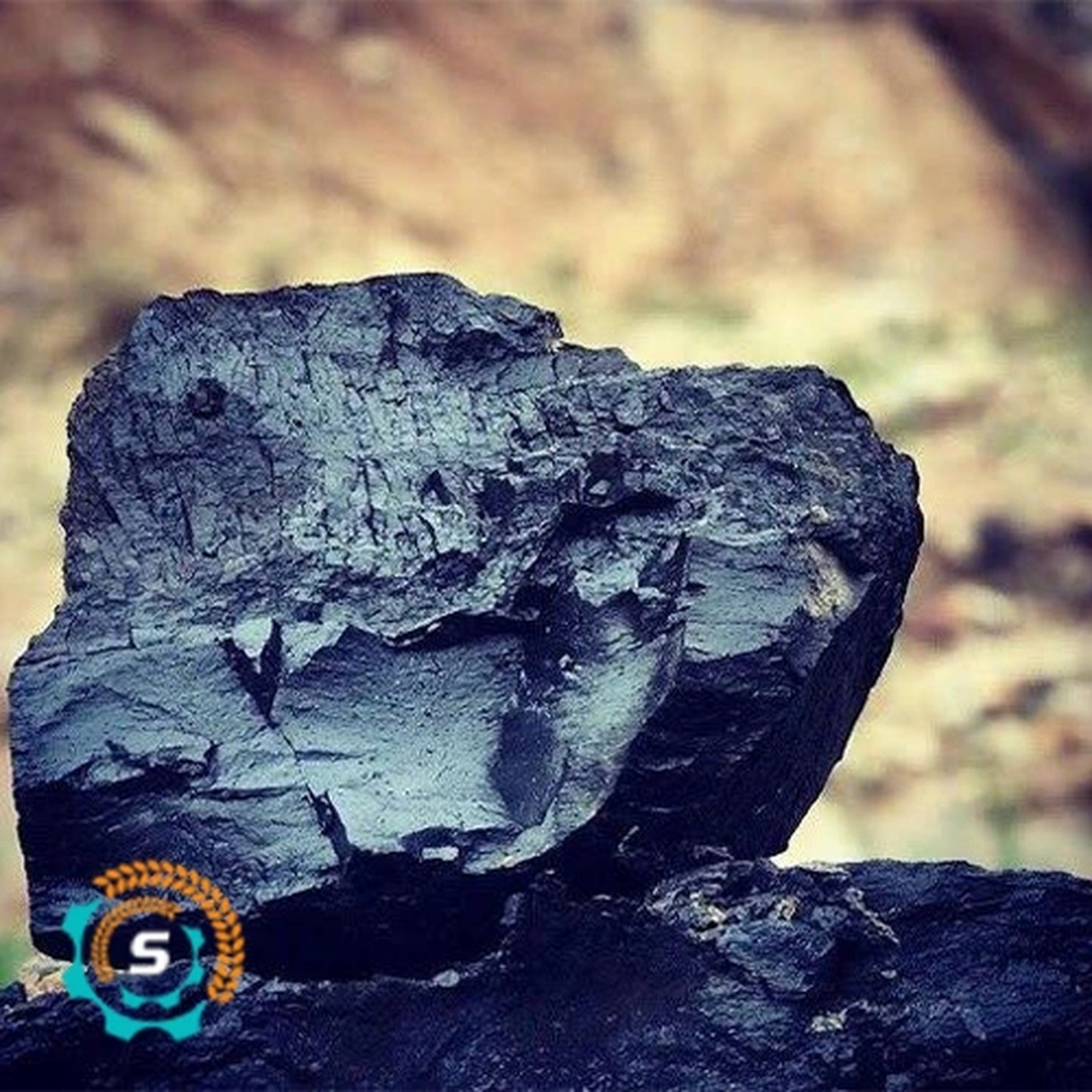 کاور گیلسونایت | 9 مورد از کاربردهای الماس سیاه طبیعت
