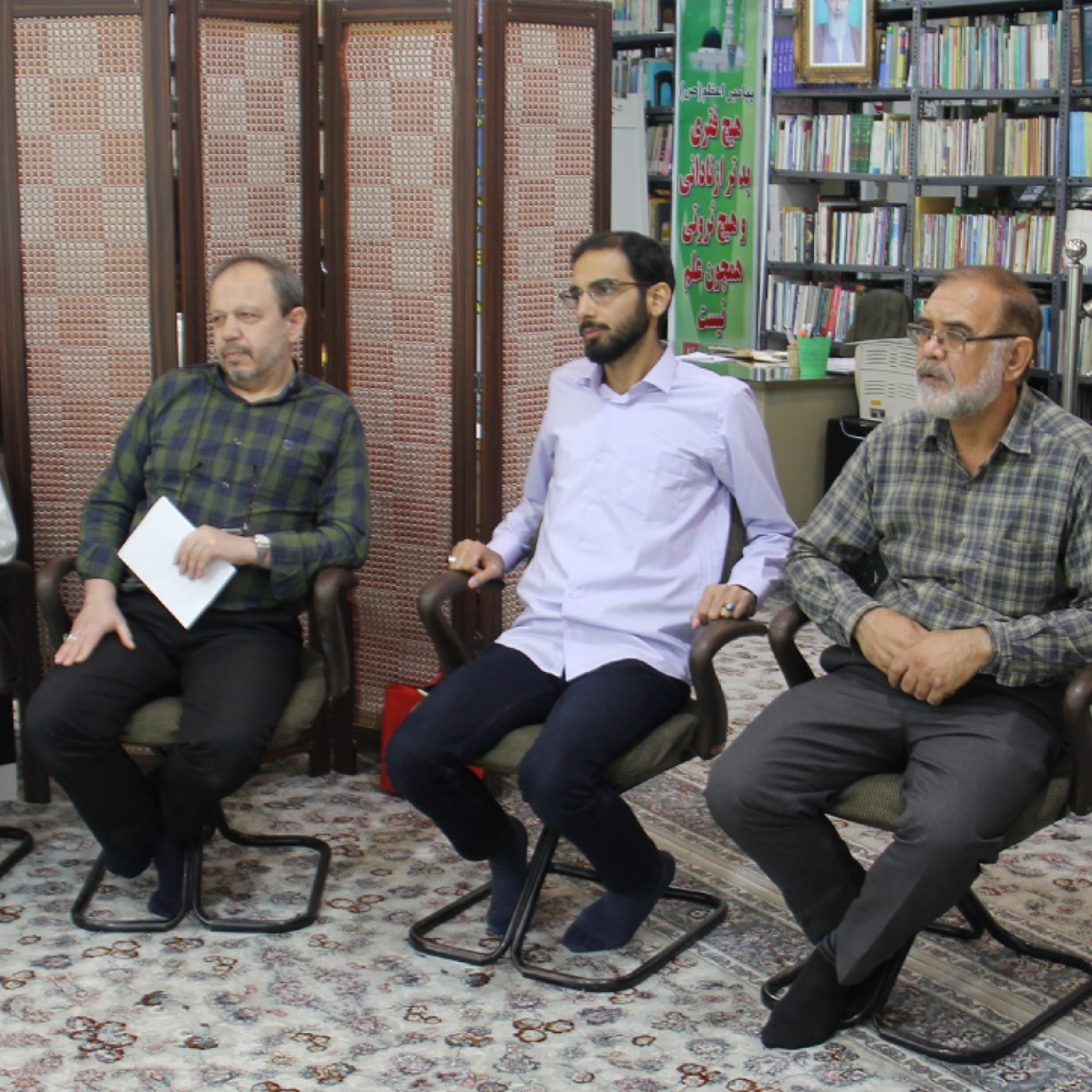 کاور نگاهی به سازوکار نظام ولایی در جمهوری اسلامی (گزیده ای از جلسه 33 آل عمران)