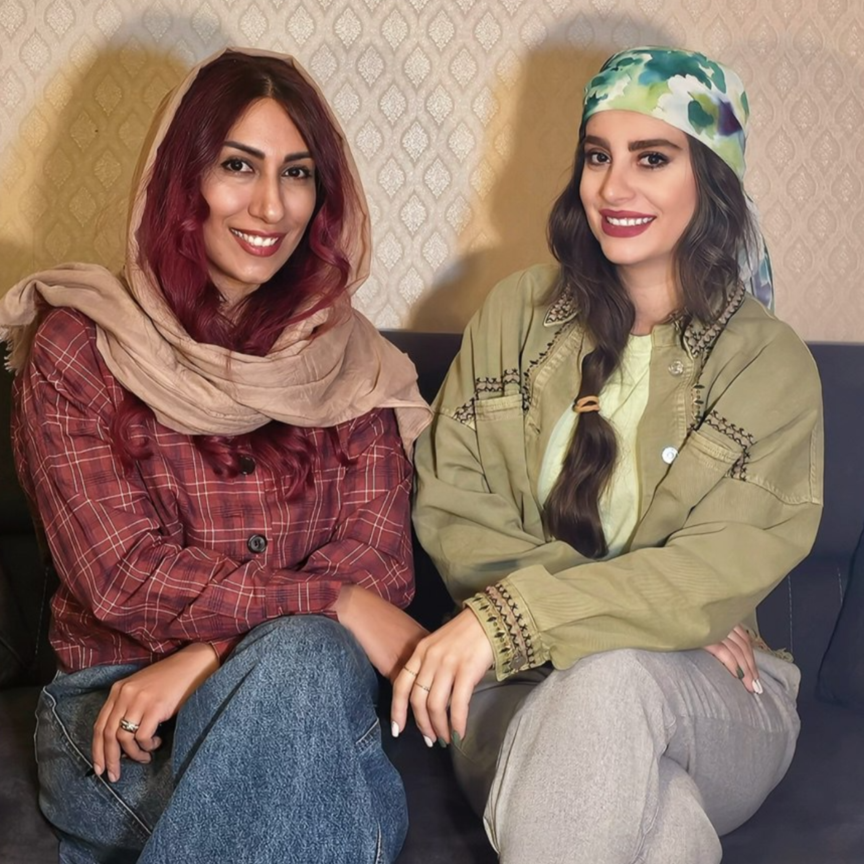 کاور گپ و گفت با مینا مومنی