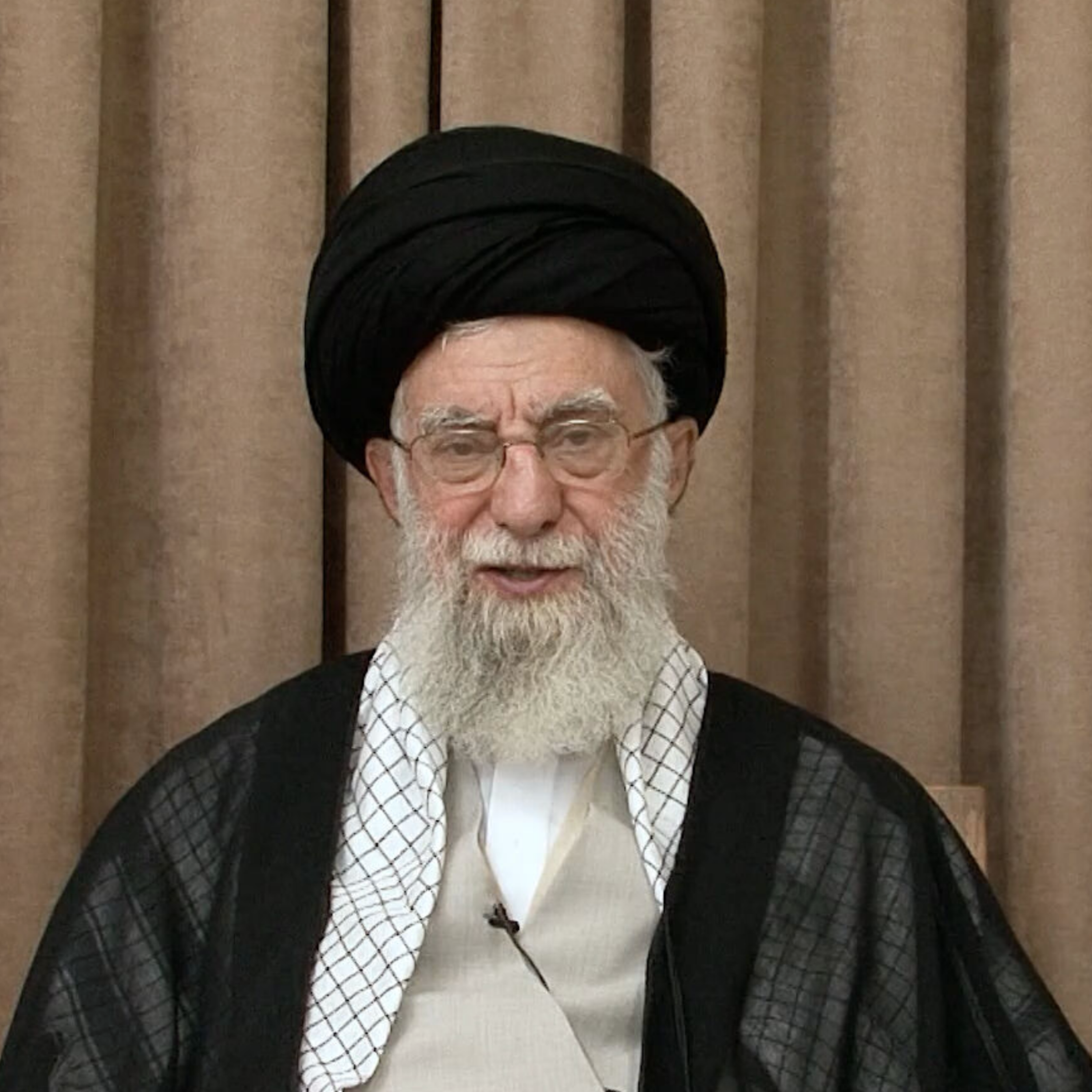 کاور سومین پیام تلویزیونی خطاب به ملت ایران