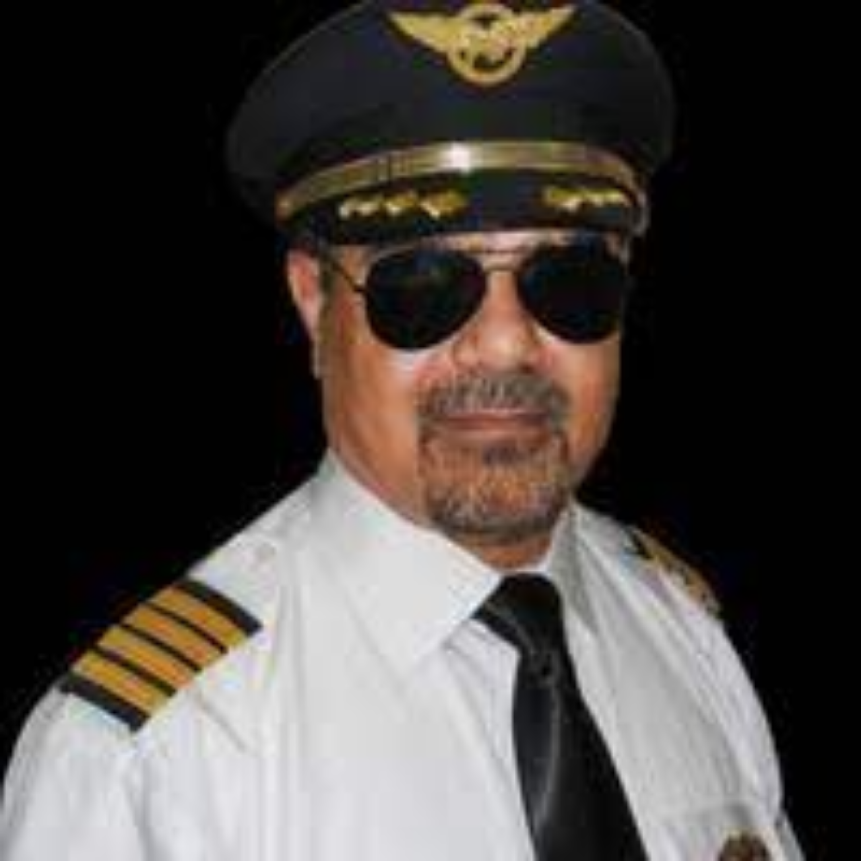 کاور معجزه فرود با خلبان هوشنگ شهبازی در پرواز ۷۴۳