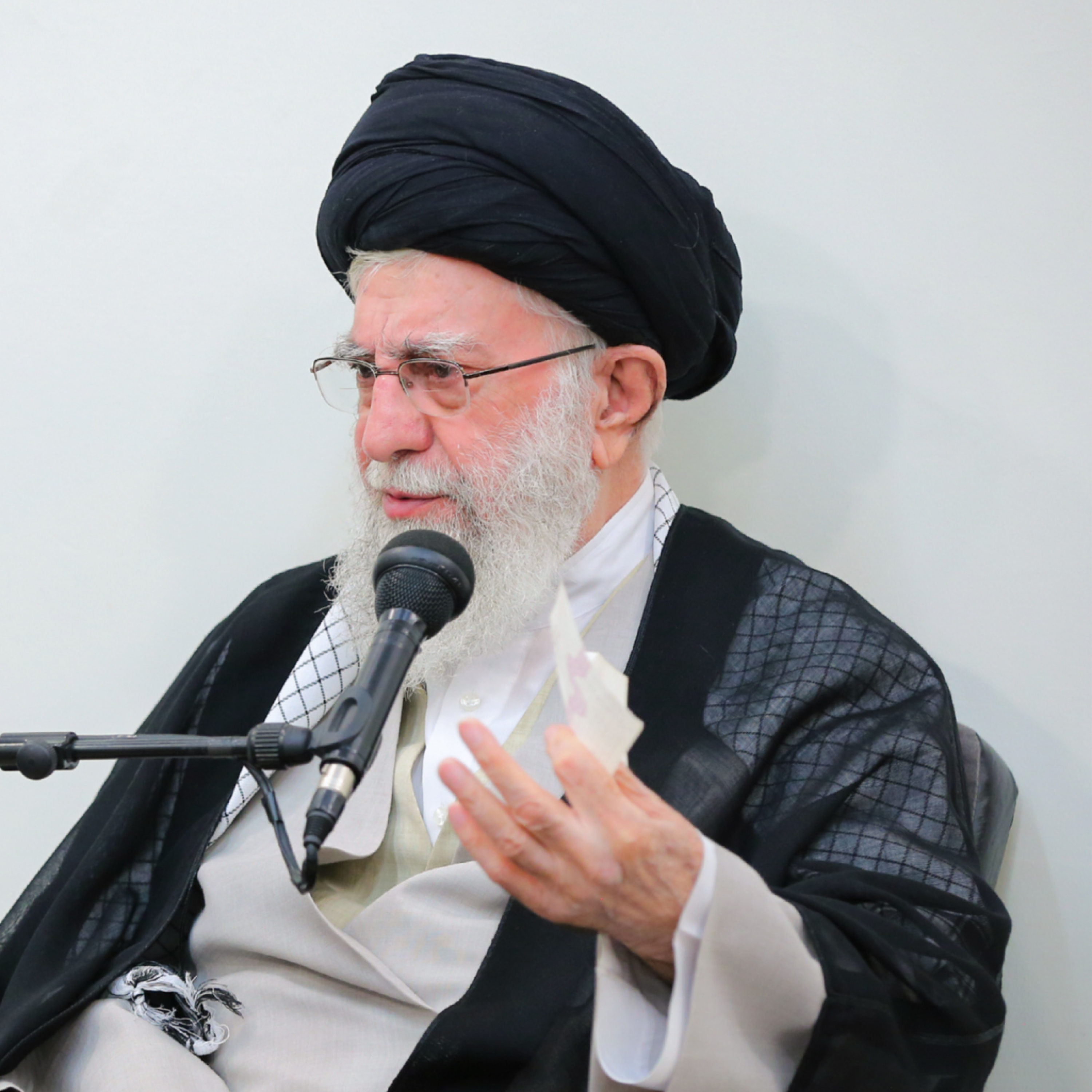 کاور دیدار جمعی از مدال‌آوران المپیادهای علمی