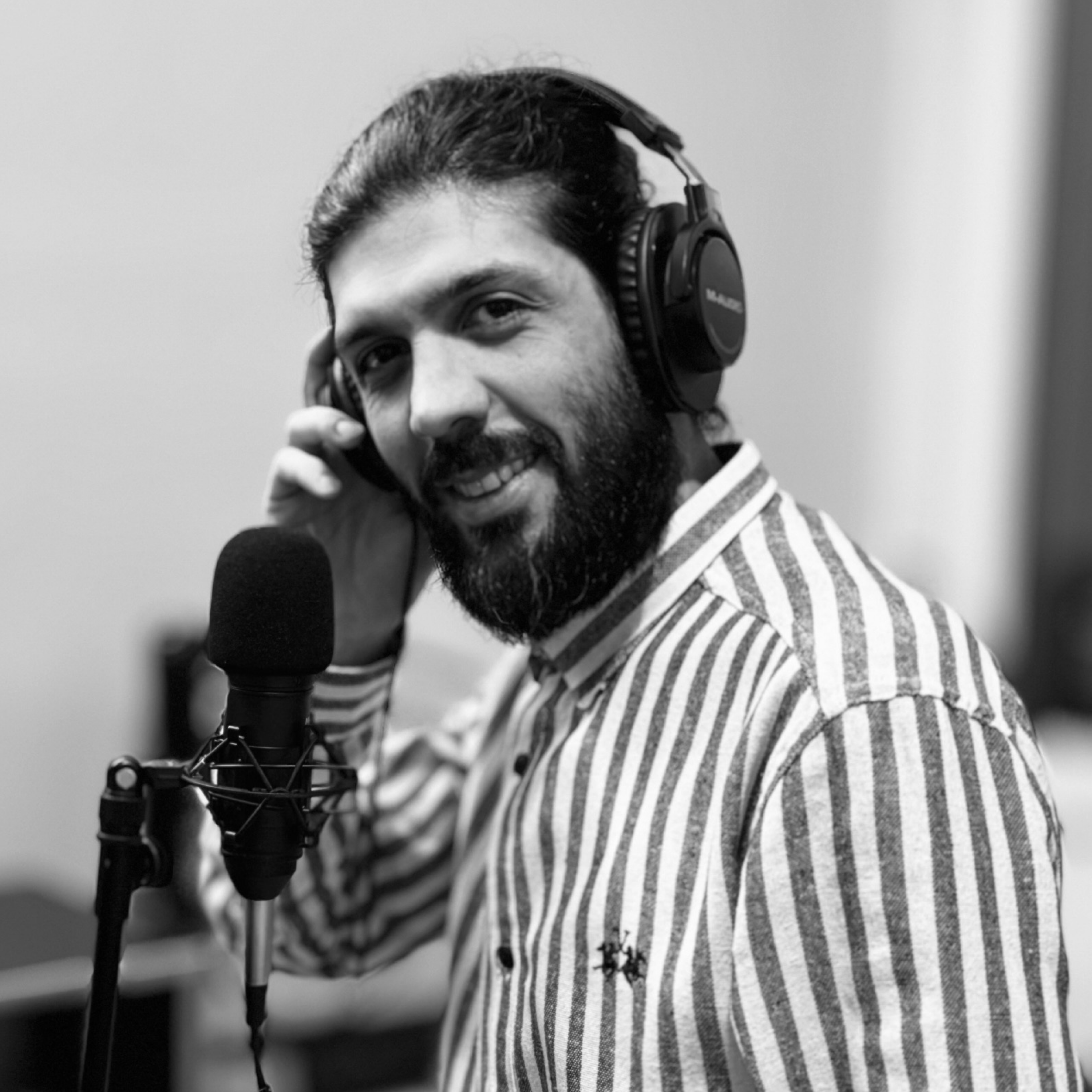 کاور ابرماه كامل