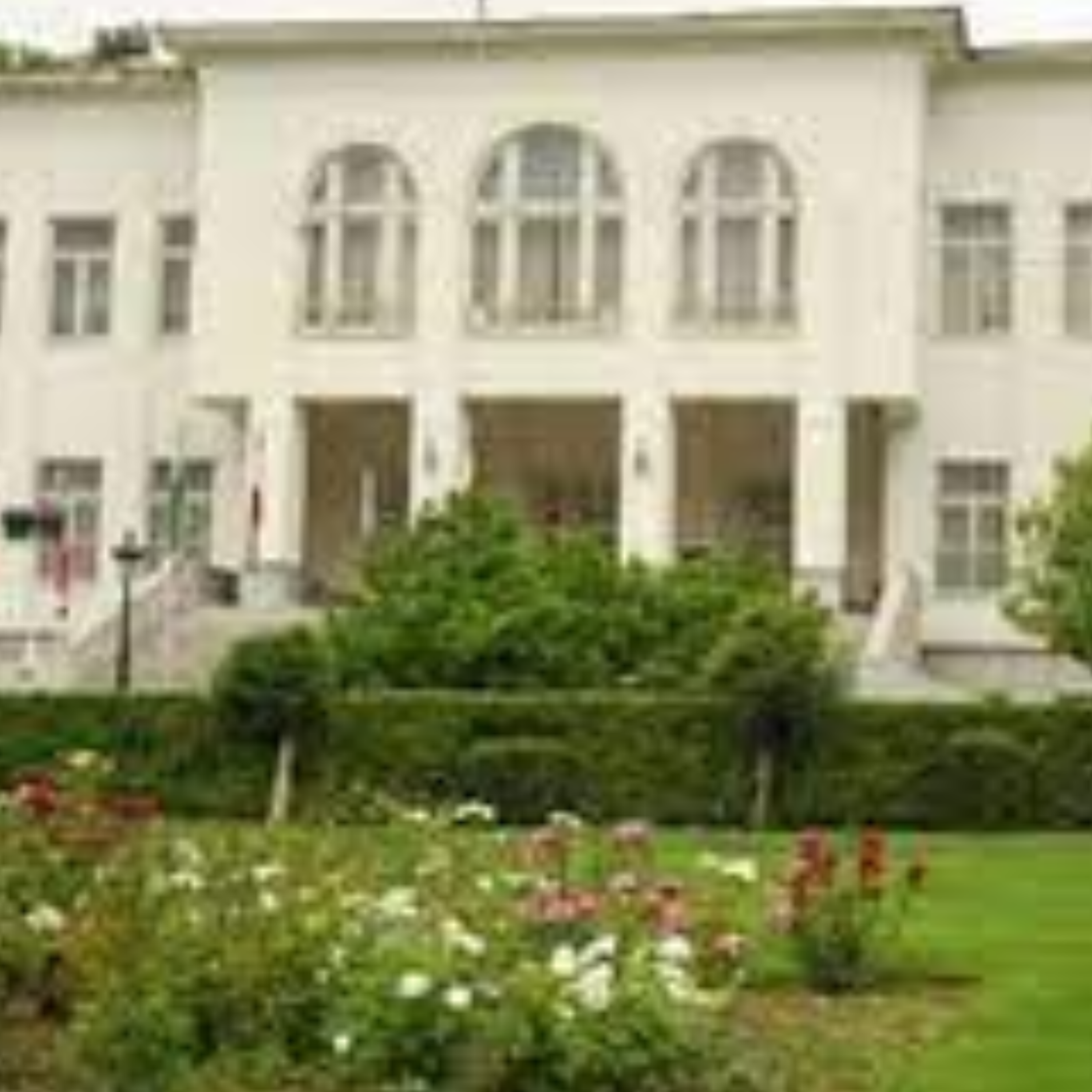 کاور کاخ سفید در تهران