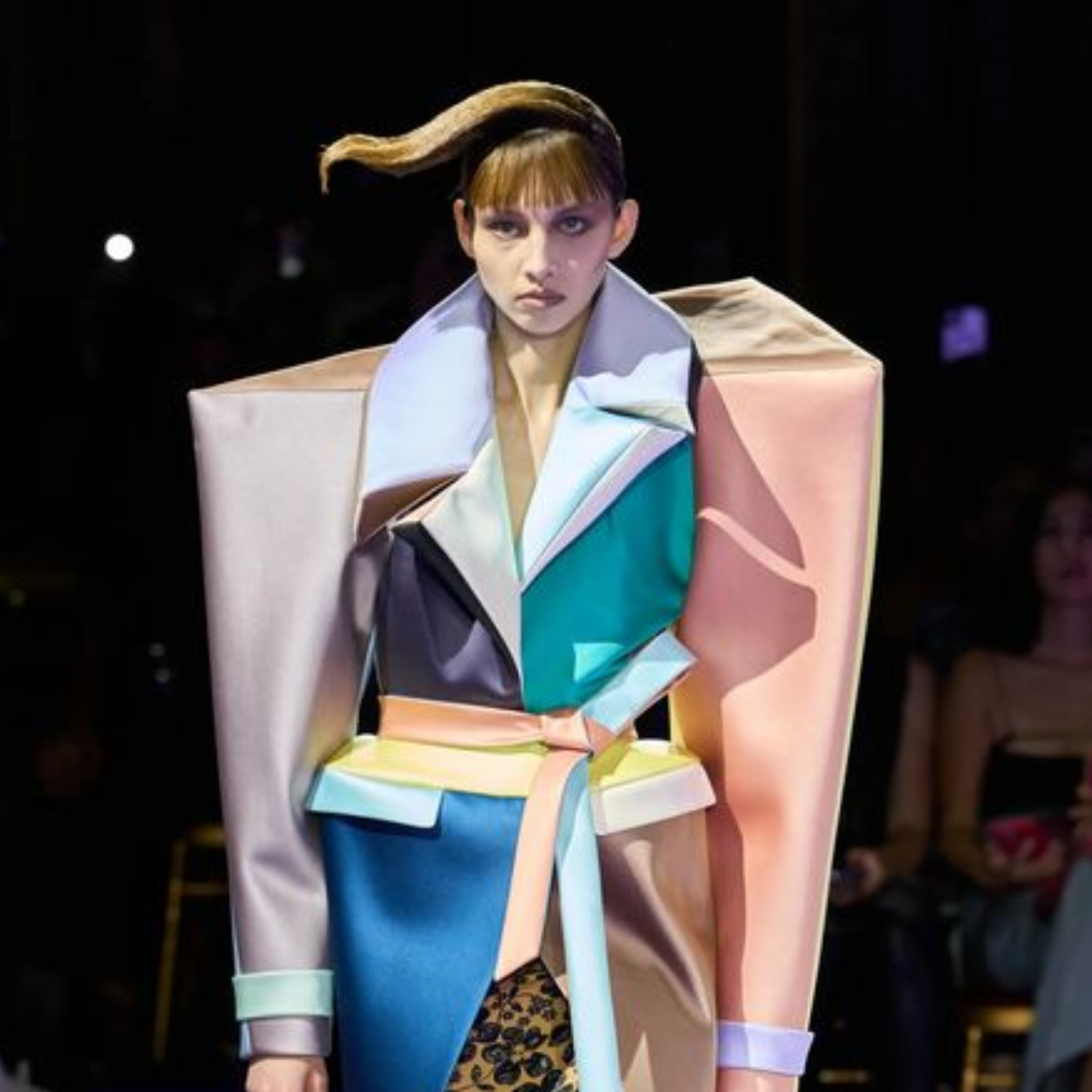 کاور اپیزود هشتم_ ویکتور اند رالف haute couture fw2024/2025_ هویت برند