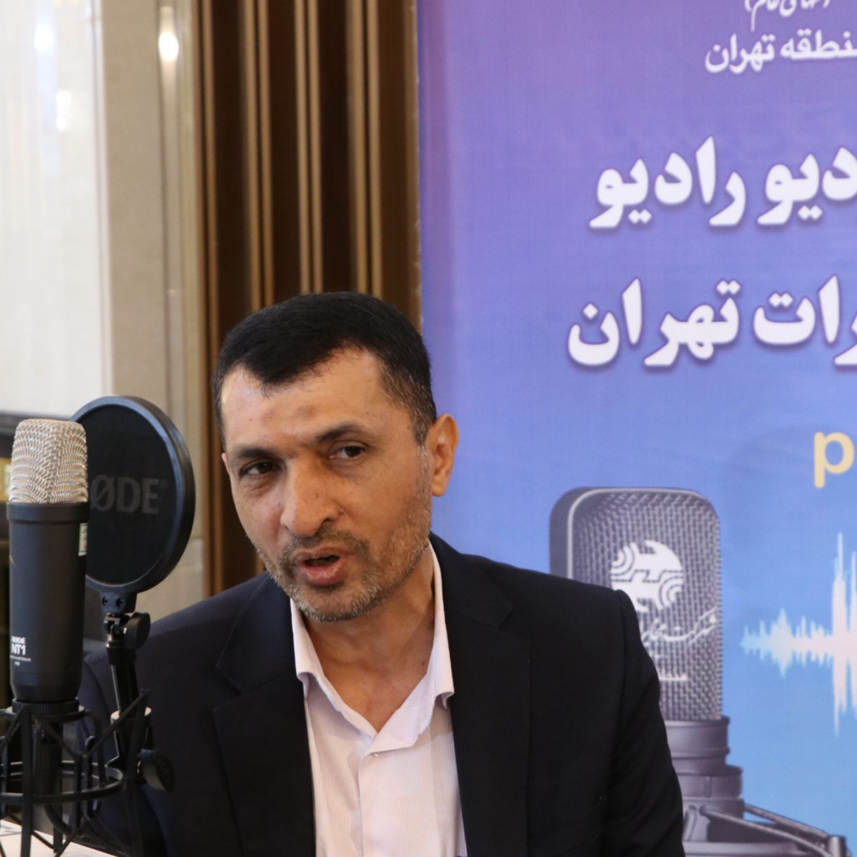 کاور گفت و گو با مدیرکل مخابرات منطقه پنج در کنفرانس ملی مخابرات