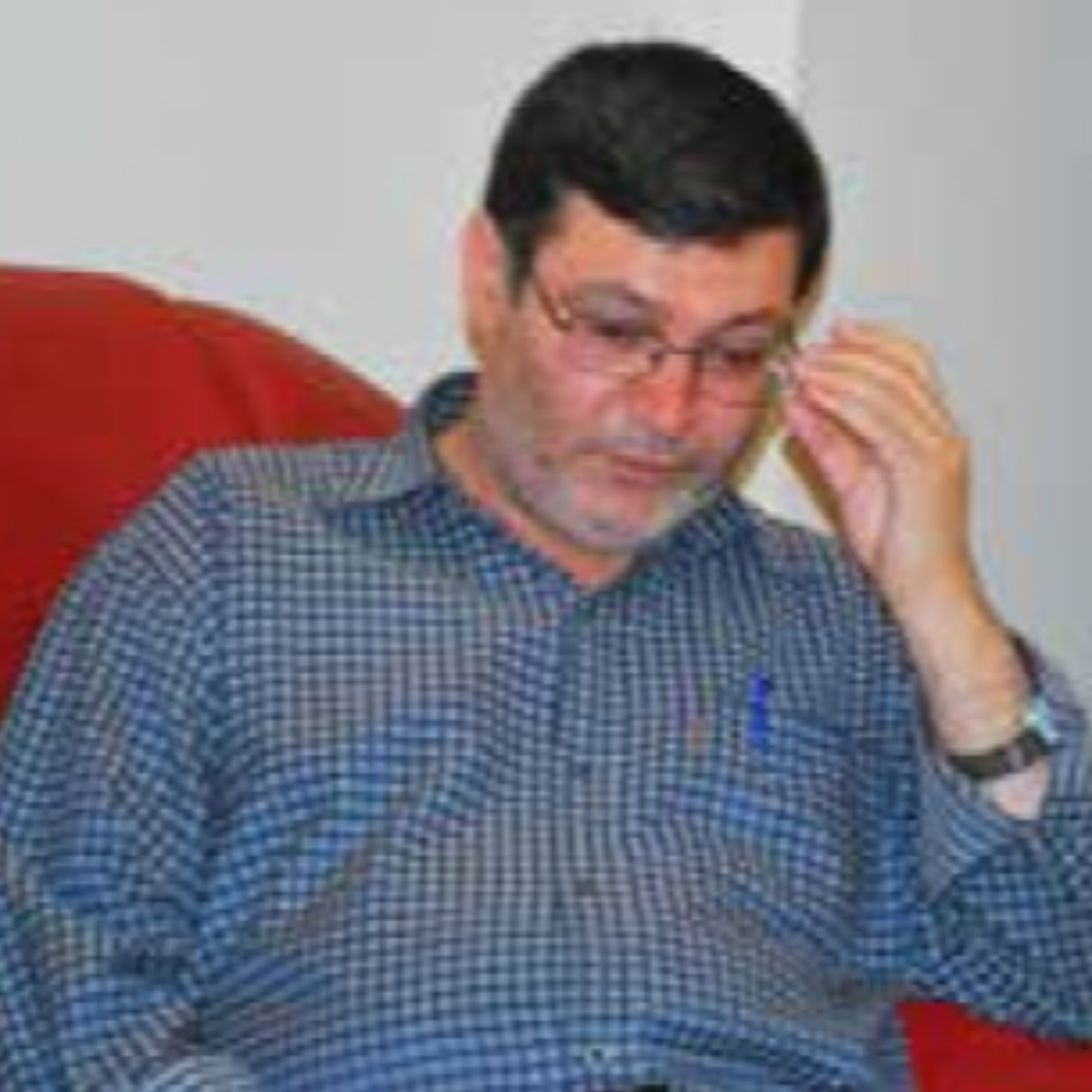 کاور رنج ها و شادی ها ی هشت سال زندگی در اردوگاه