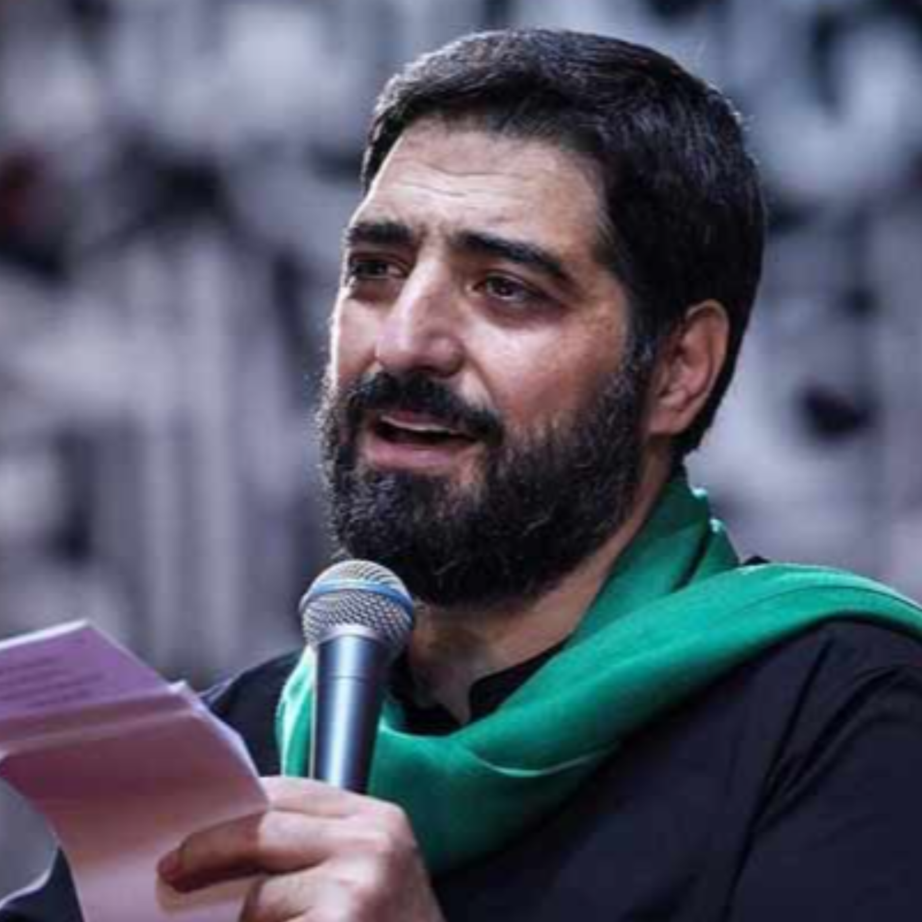 کاور هیزم رسید و آتش از در بلند شد