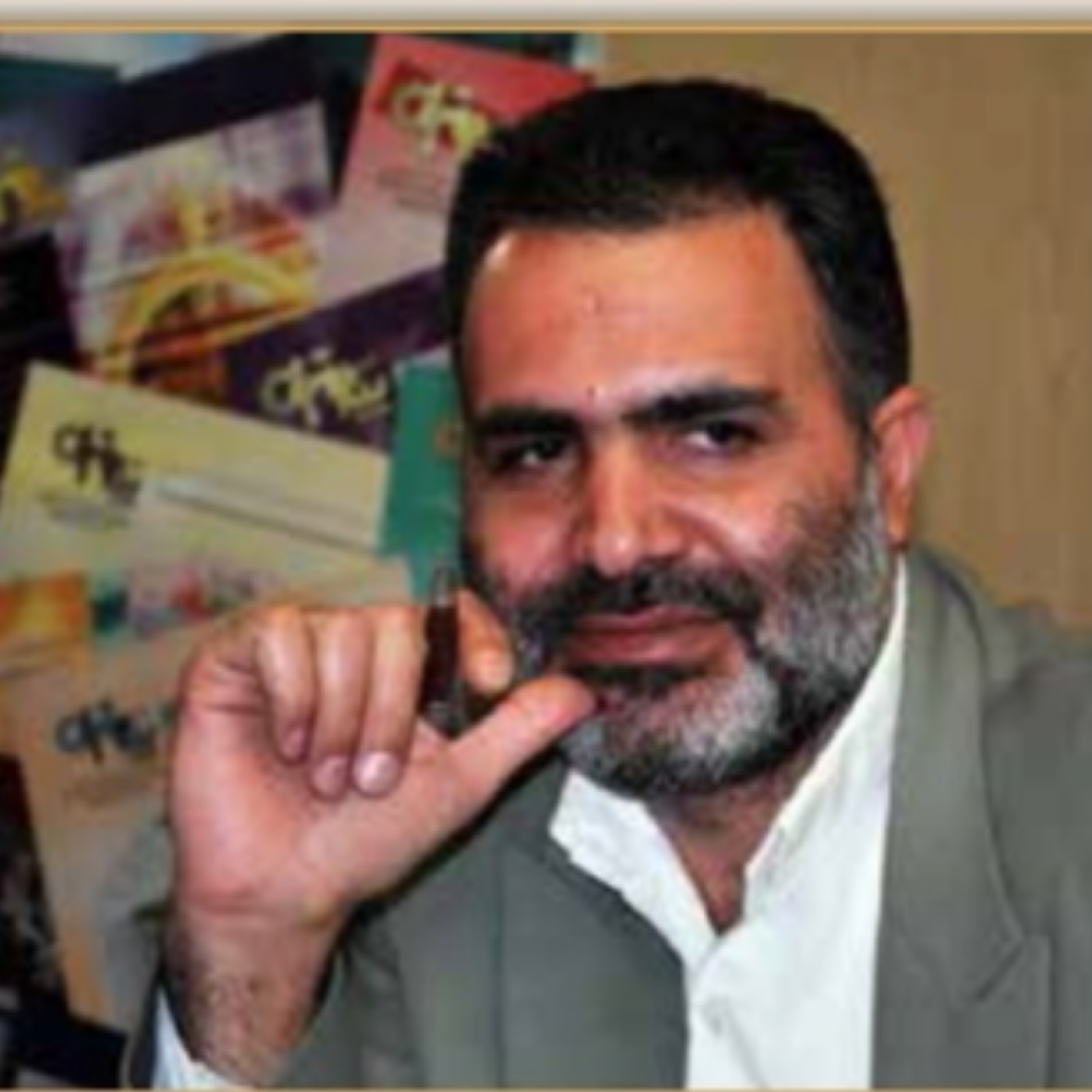 کاور شب است و سكوت است و ماه است و كپسول اكسيژن و من