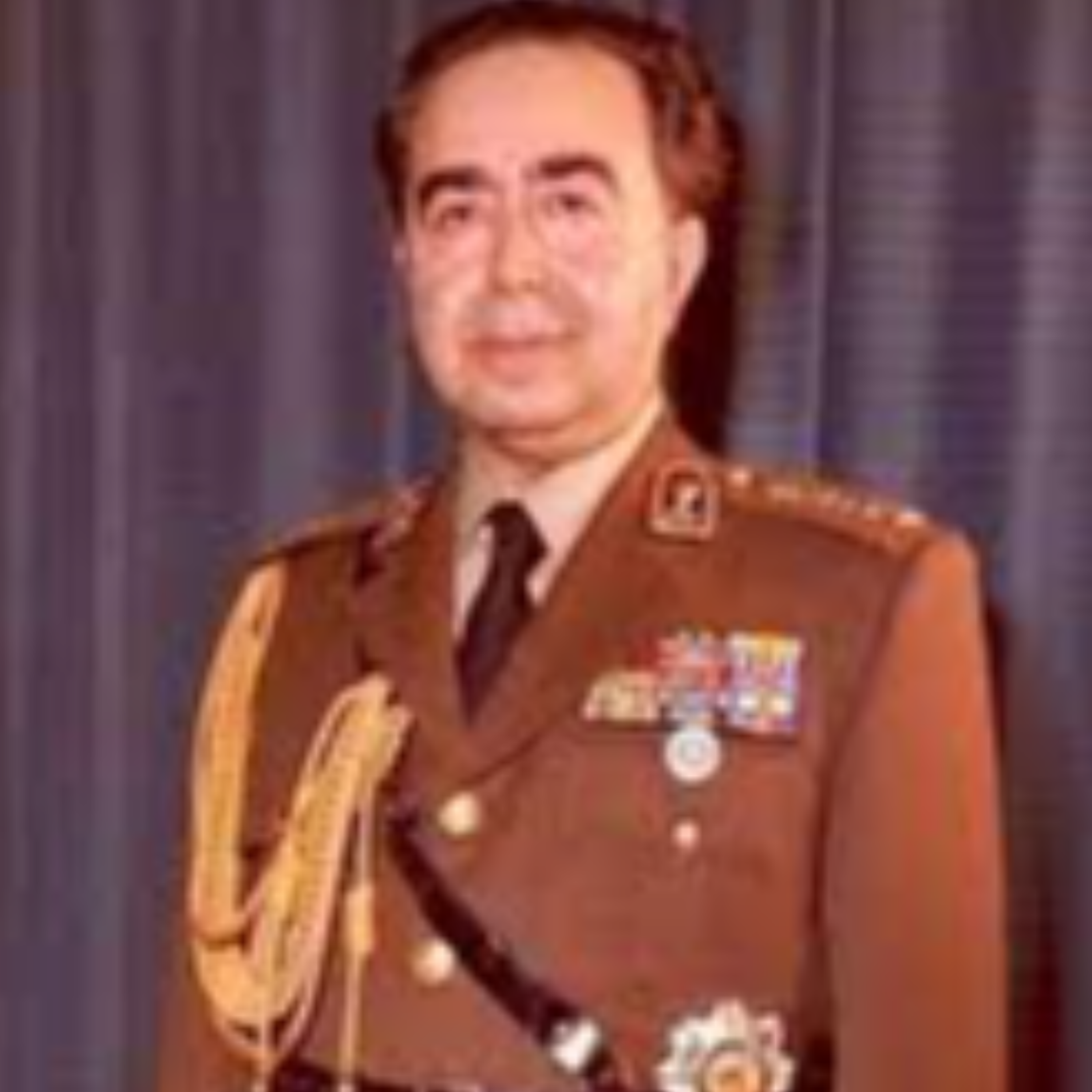 کاور فردوست دوست دوران تحصیل شاه