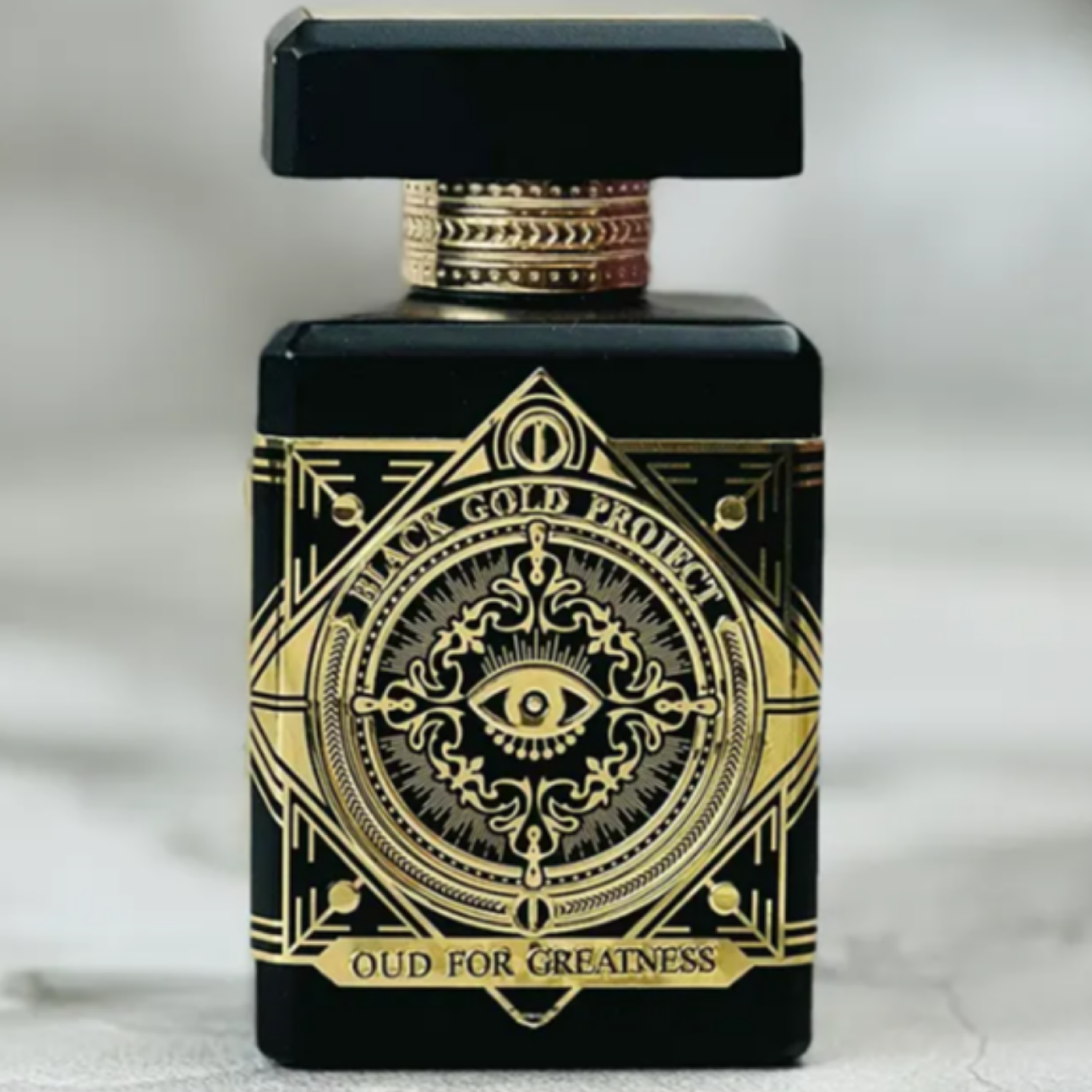 کاور معرفی عطر عود فور گریتنس