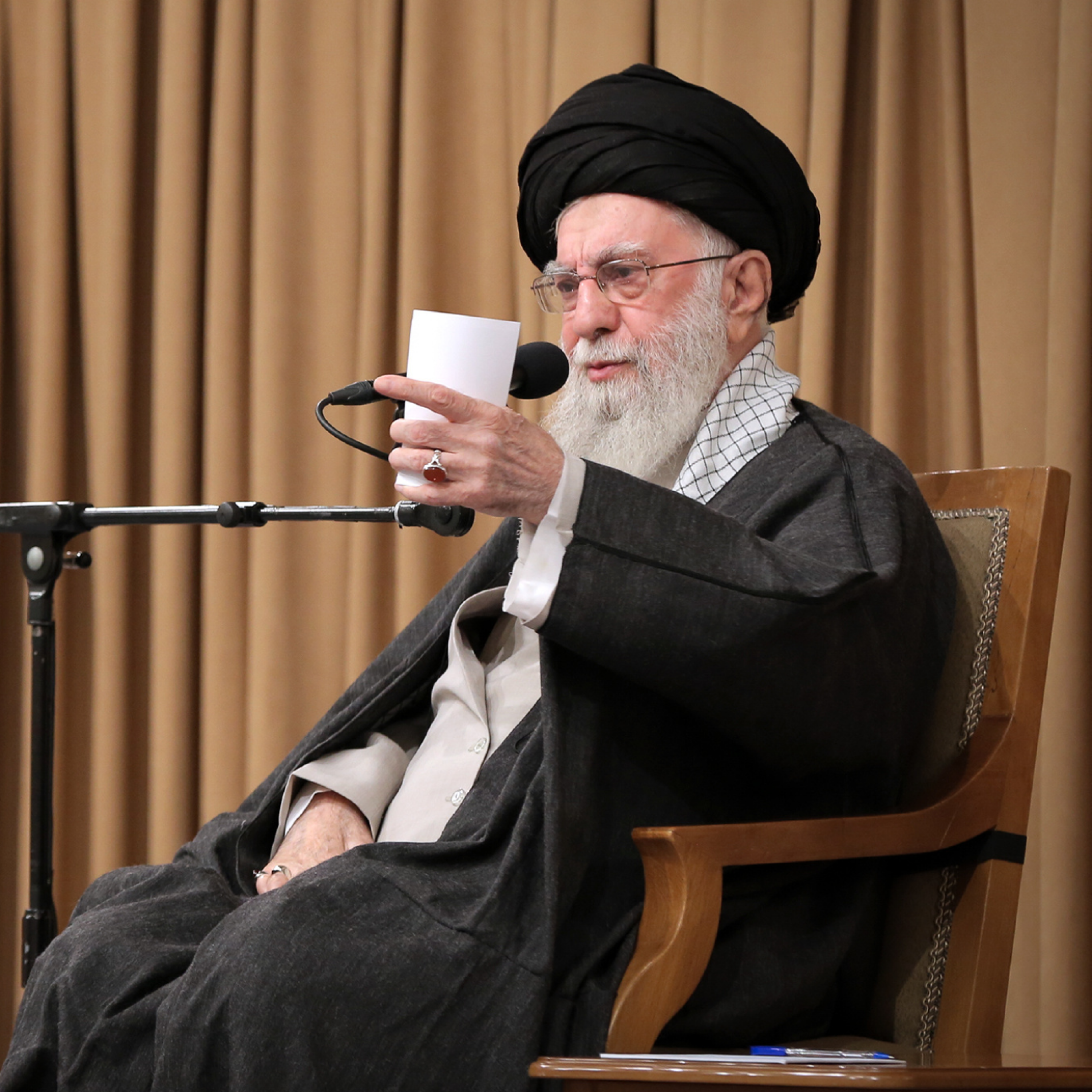 کاور دیدار رئیس‌جمهور و اعضای هیئت دولت