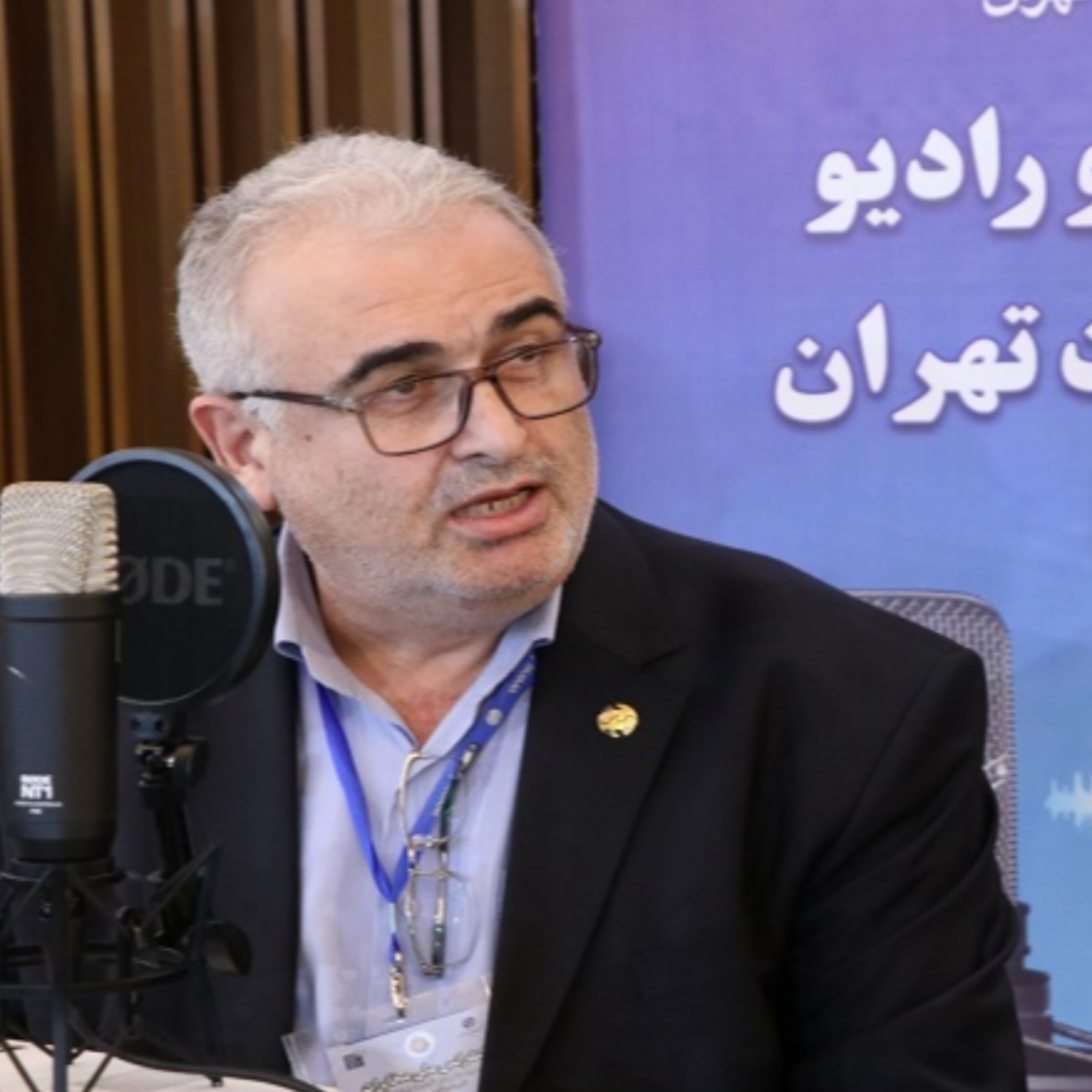 کاور گفت و گو با مهندس متقی معاون تجاری و امورمشتریان مخابرات منطقه تهران