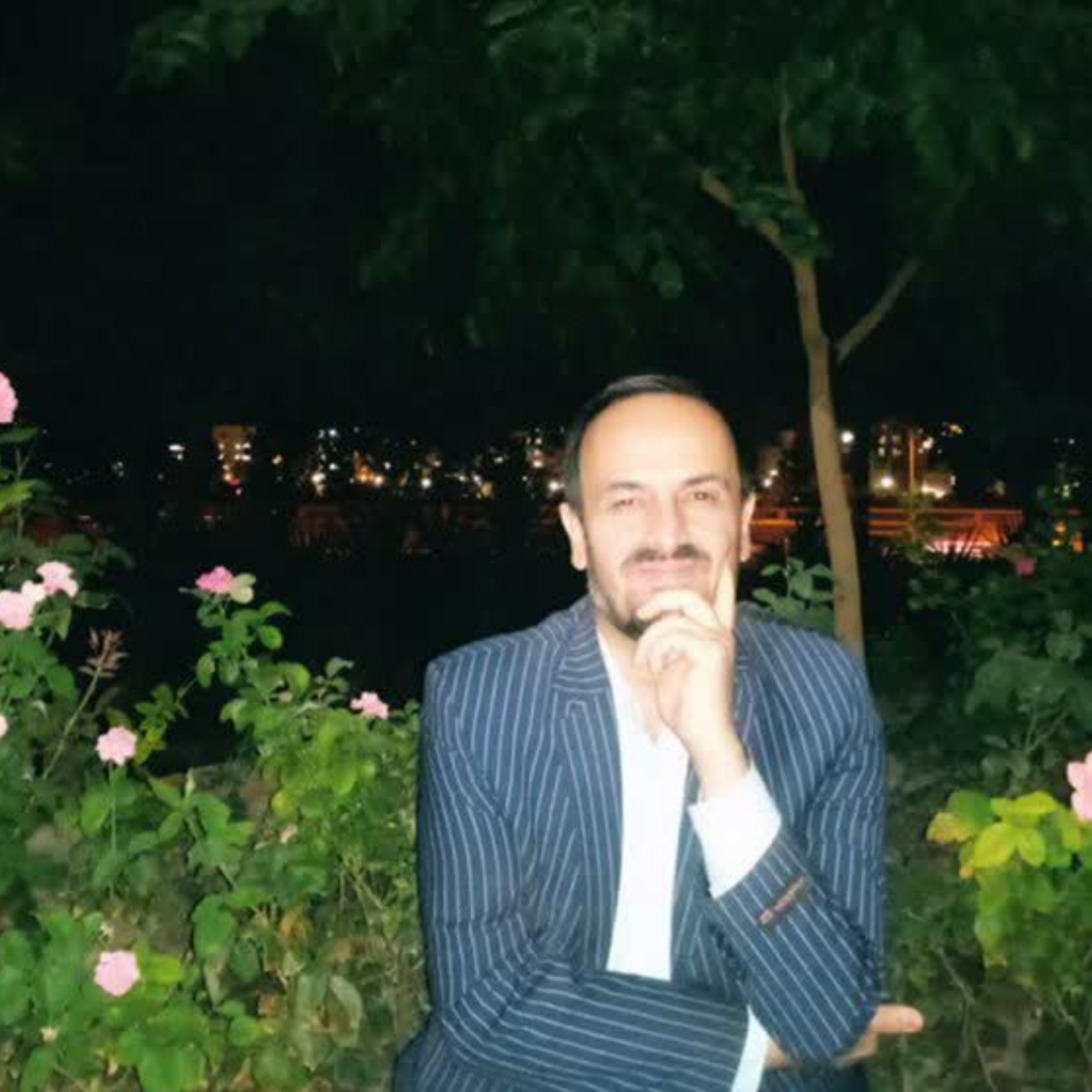کاور وحید محقق زشکی کیست؟