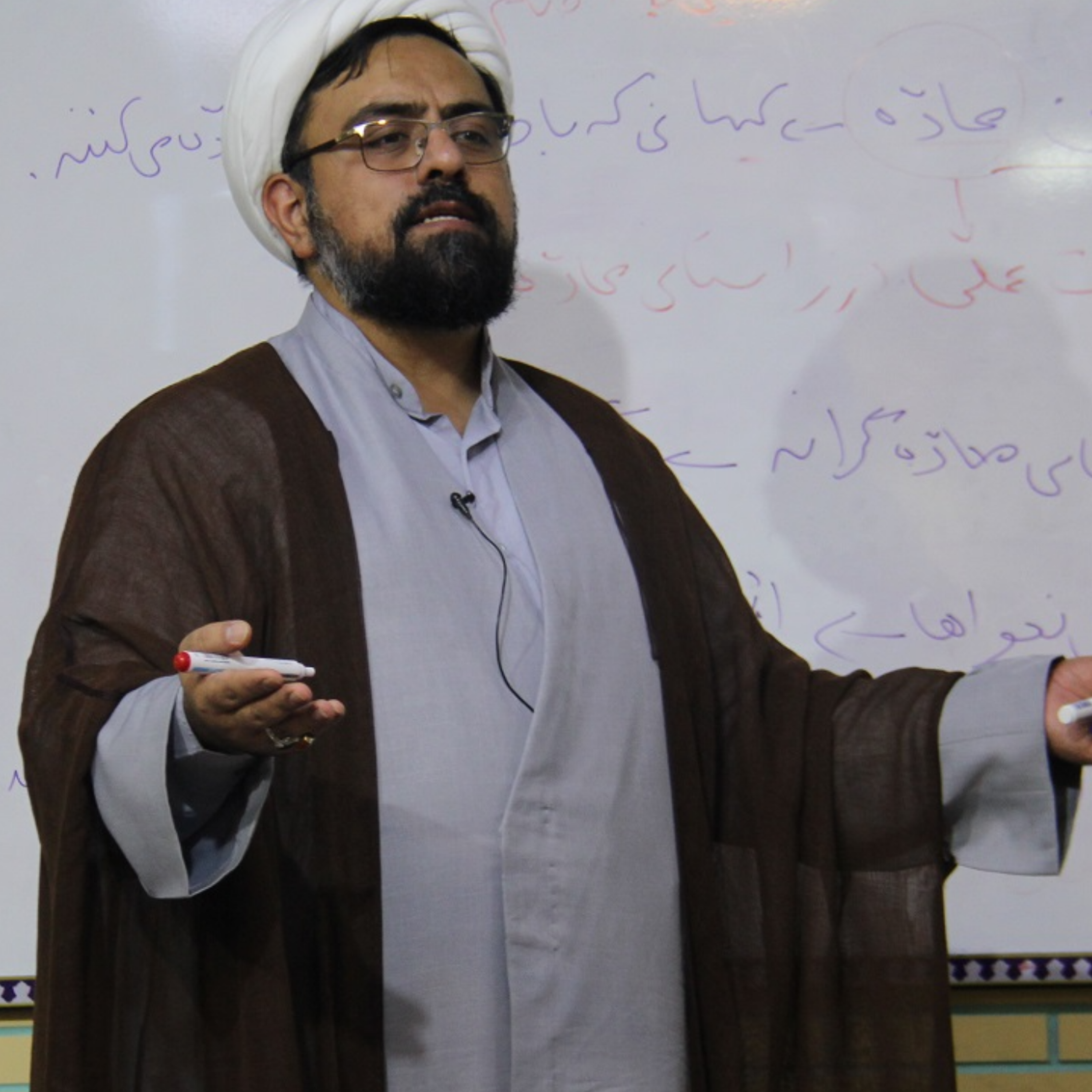 کاور آموزش تدبر در قرآن ویژه طلاب - بخش دوم سوره مجادله (فایل 3 از سطح 4 ویژه طلاب)