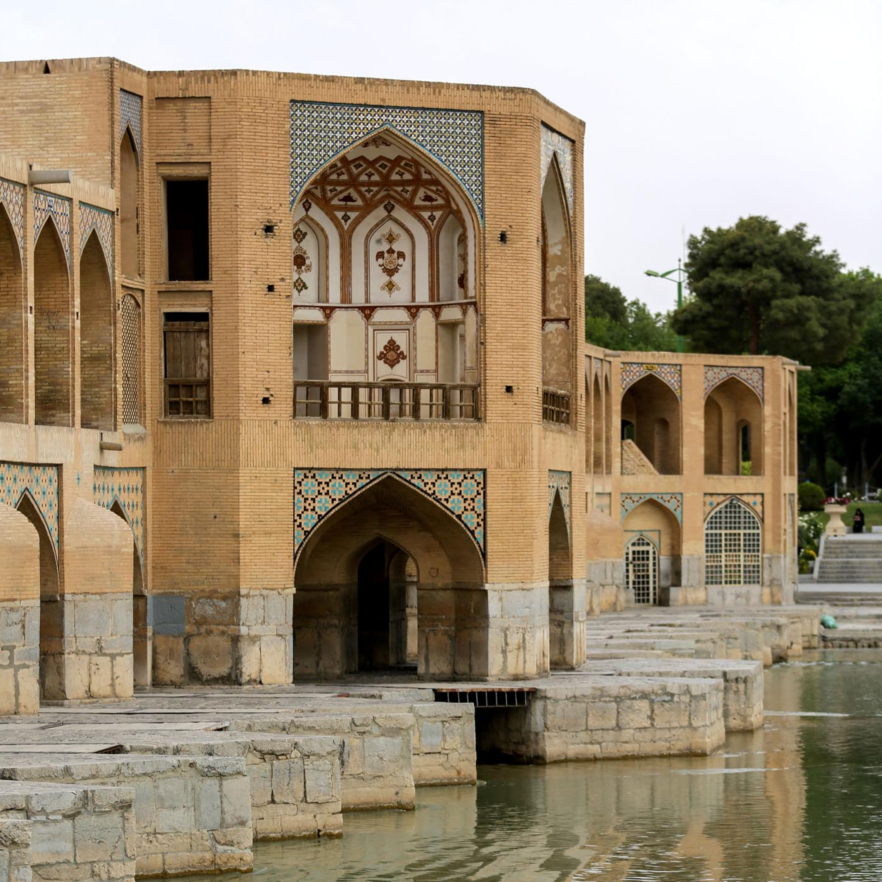 کاور بنشین درکریاس