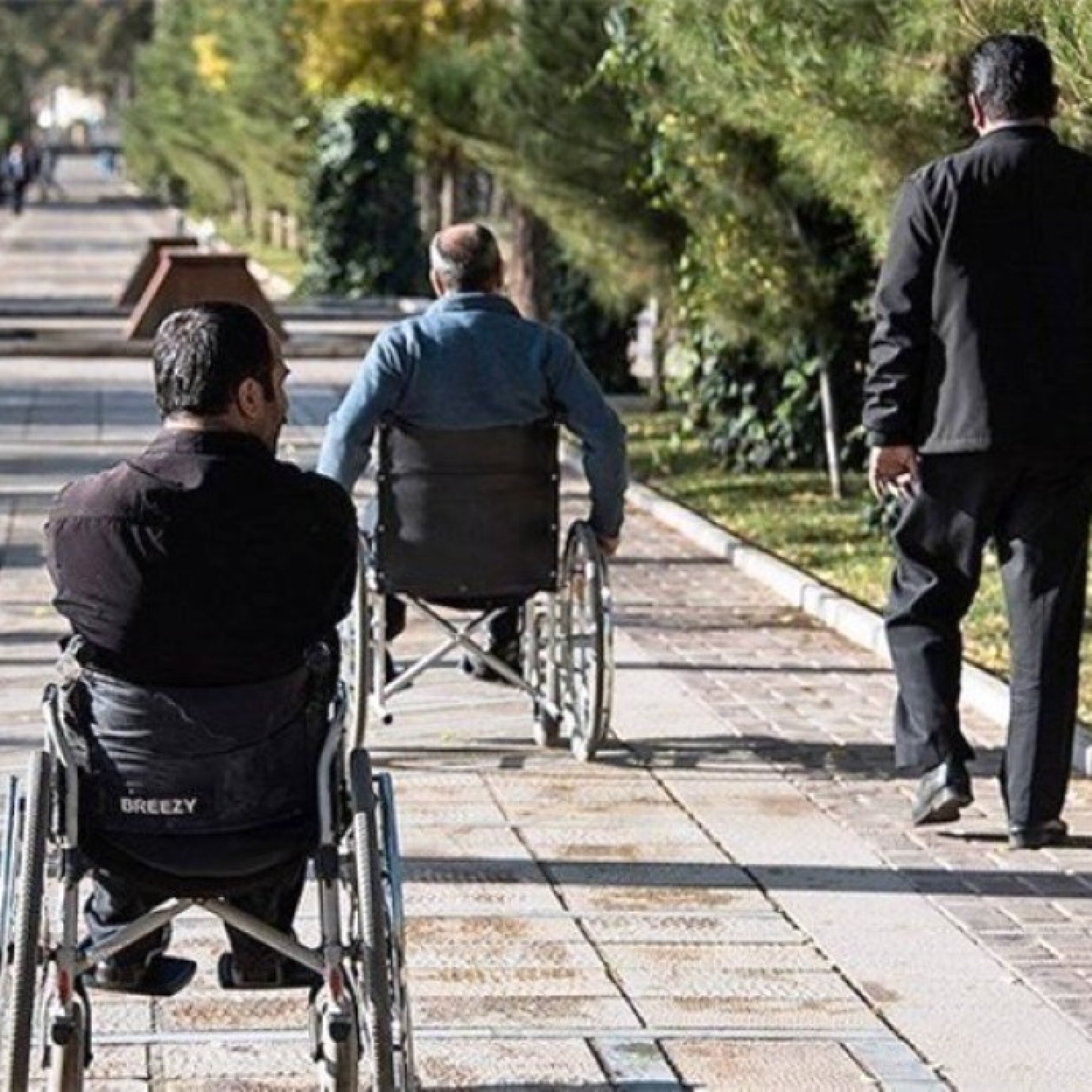 داستان پر ماجرای معلولان در شهر یا"چرا کسی به فکر افراد کم توان نیست"