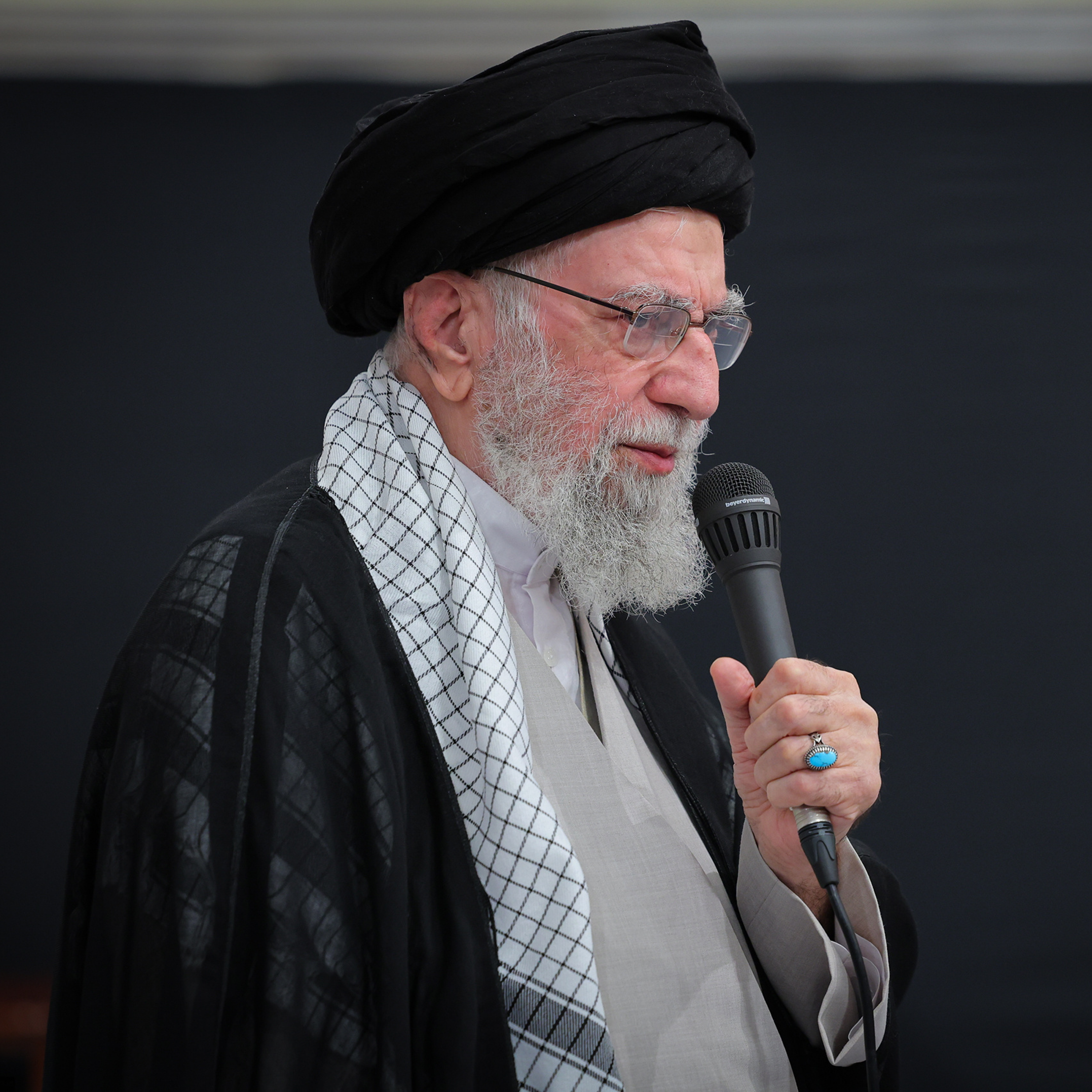 کاور مراسم بزرگداشت شهدای جنگ تحمیلی اخیر