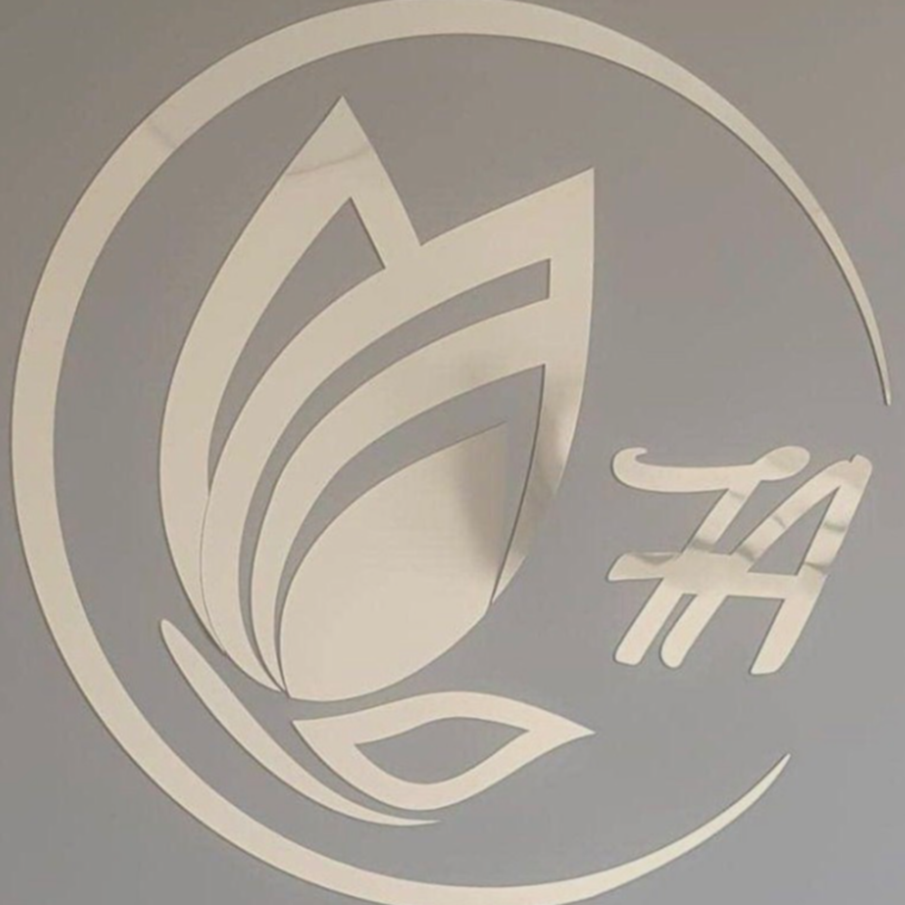 کاور کلینیک زیبایی دکتر احمدی پور