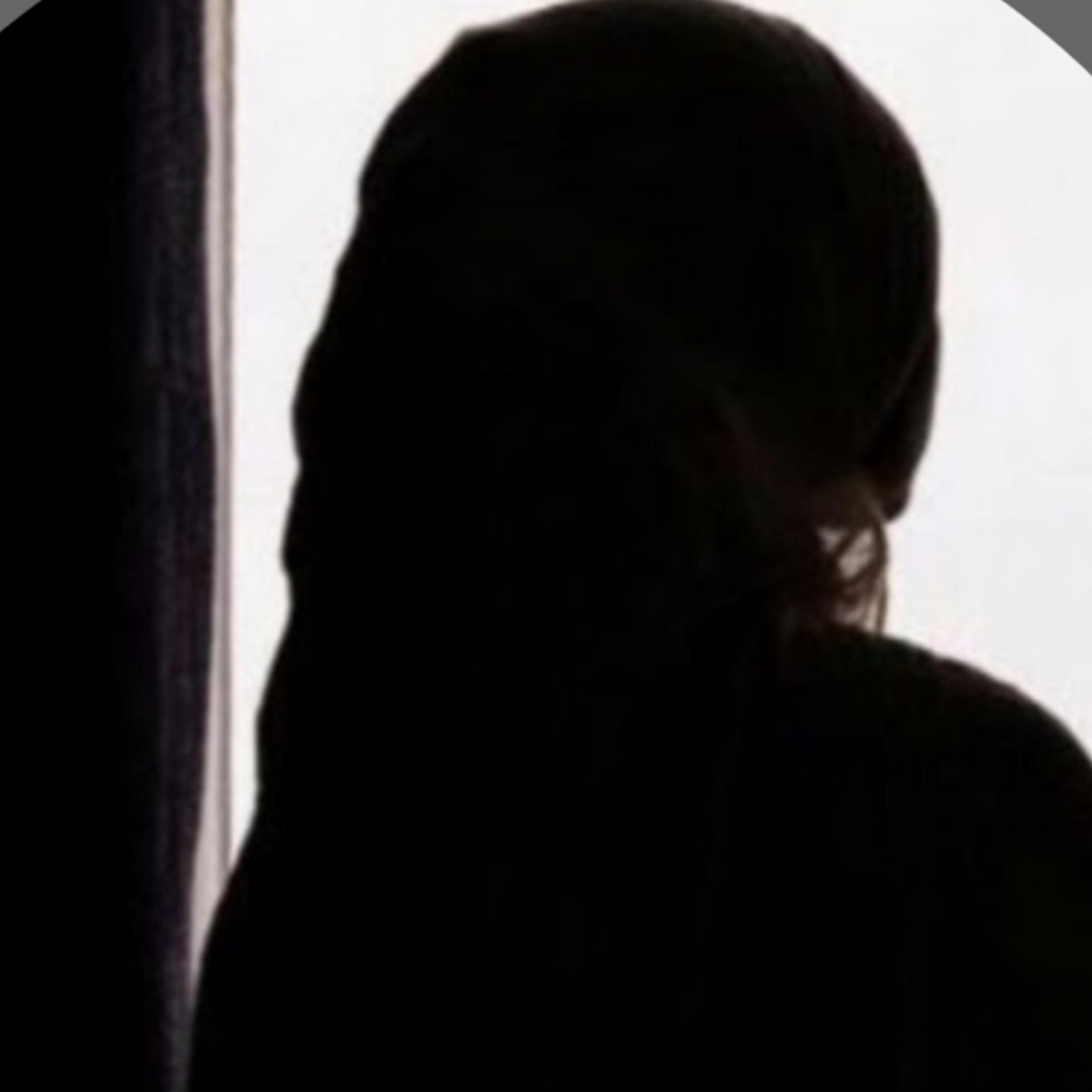 کاور پنهان شده در تاریکی