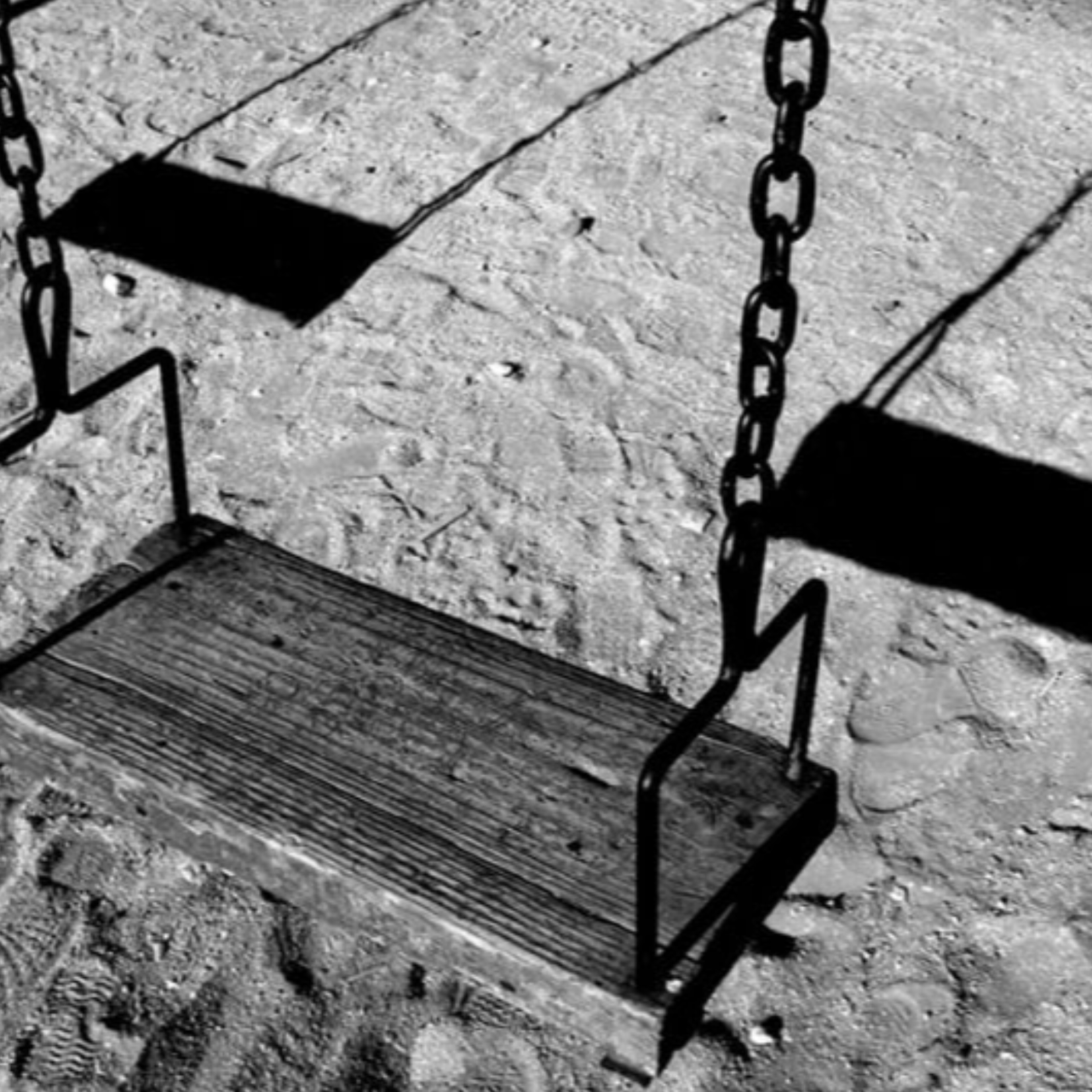کاور پشت آینه مات است