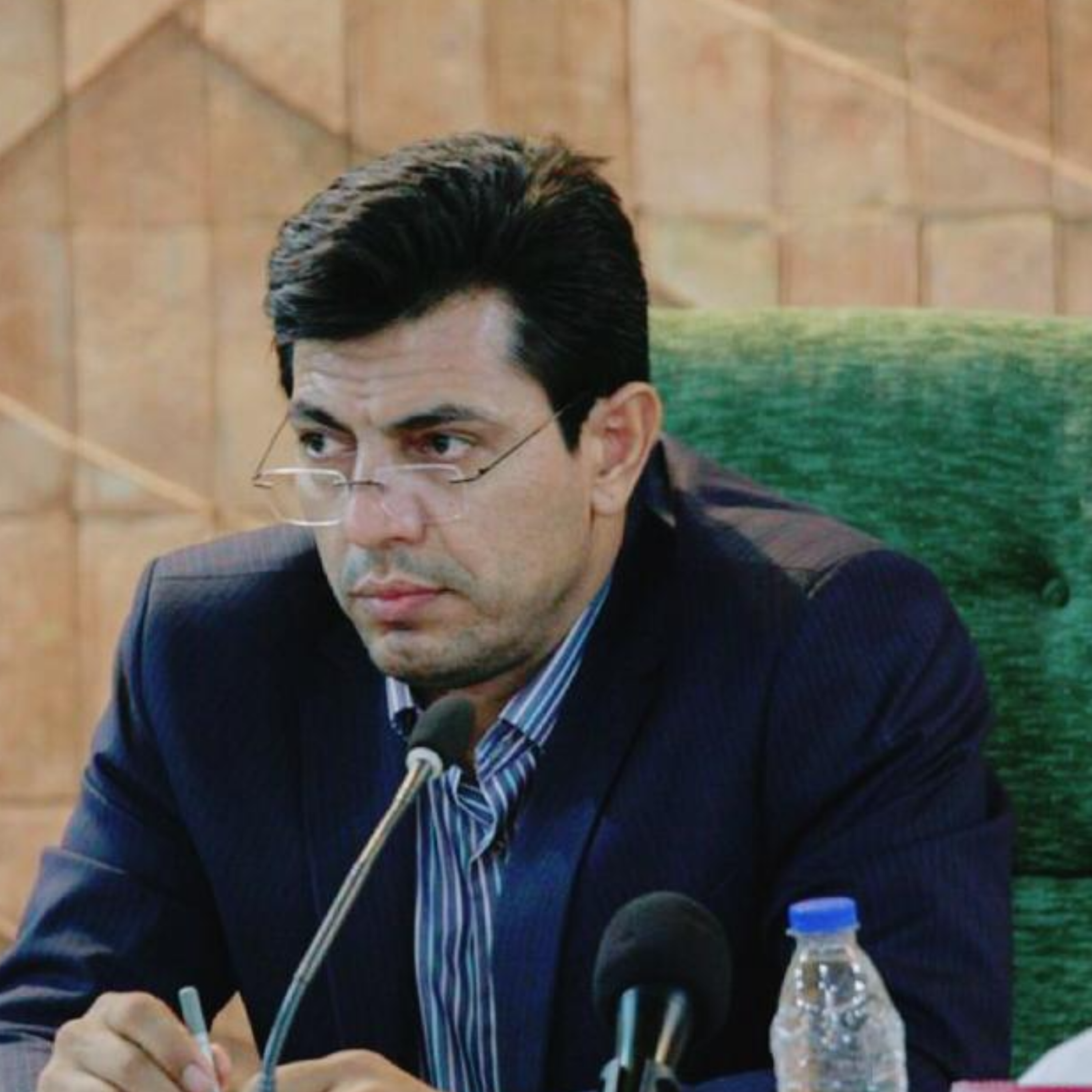 کاور شعر و چایی